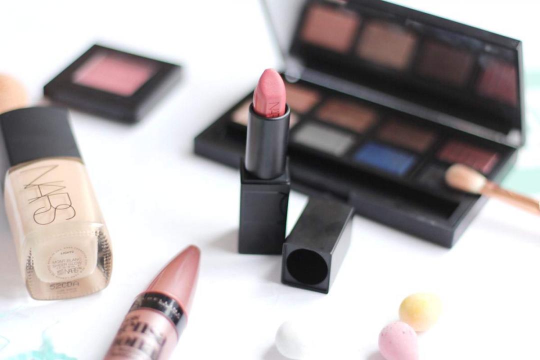beauty-favourites-nars-sheer-glow-audacious-palette-anita-lipstick-maybelline-sensational-mascara-bobbi-brown-rose-blush-1