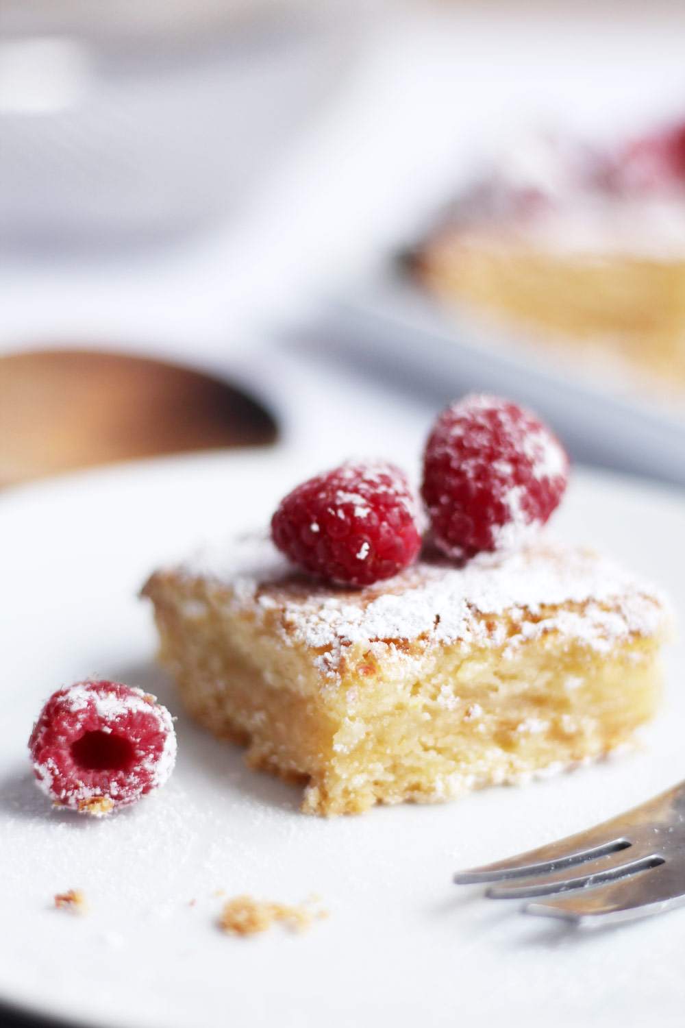 lemon-raspberry-traybake-lemon-drizzle-bars-icing-sugar-lolas-cupcakes-recipe