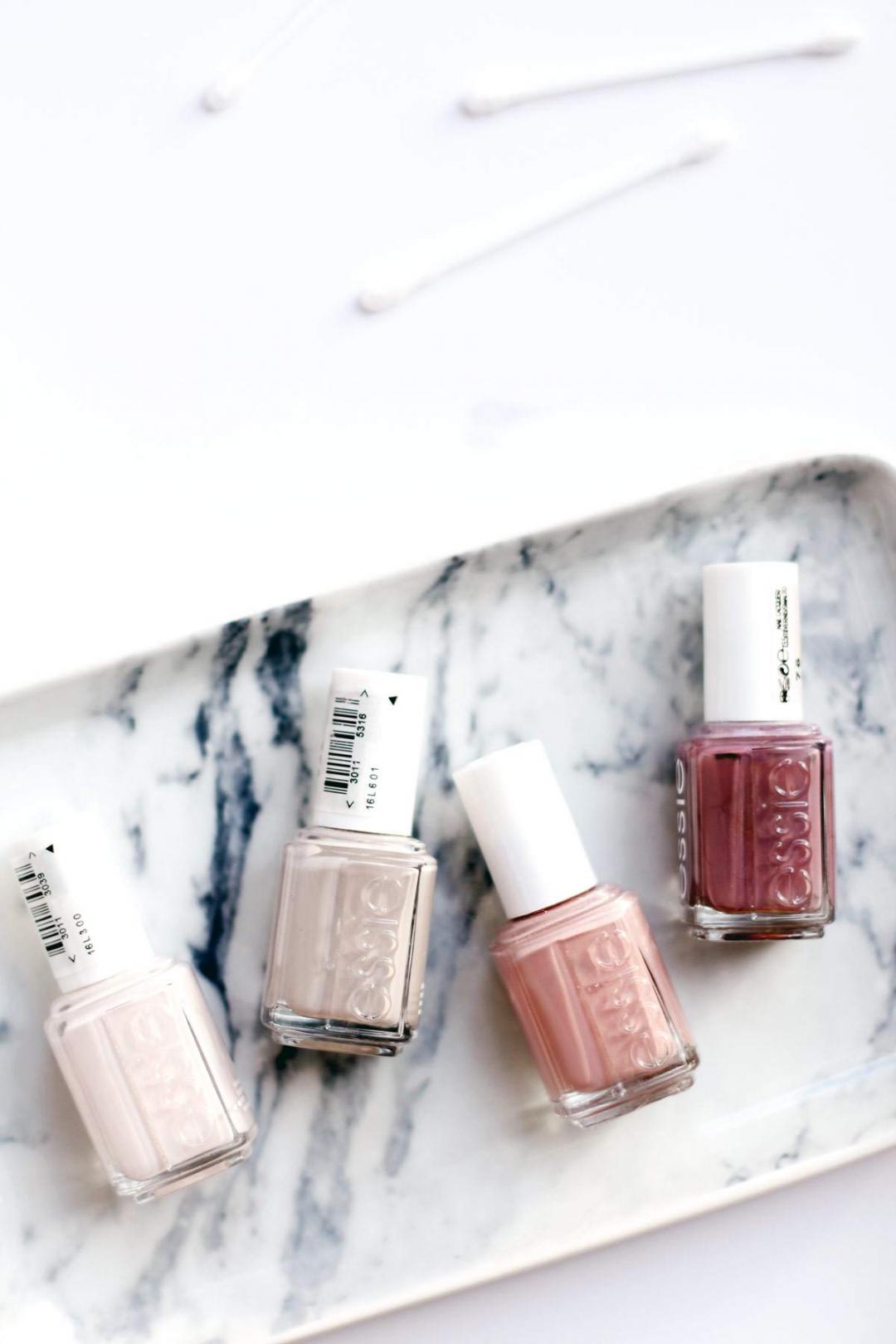 What I Blog About When I Blog About Books: NOTD: Essie 