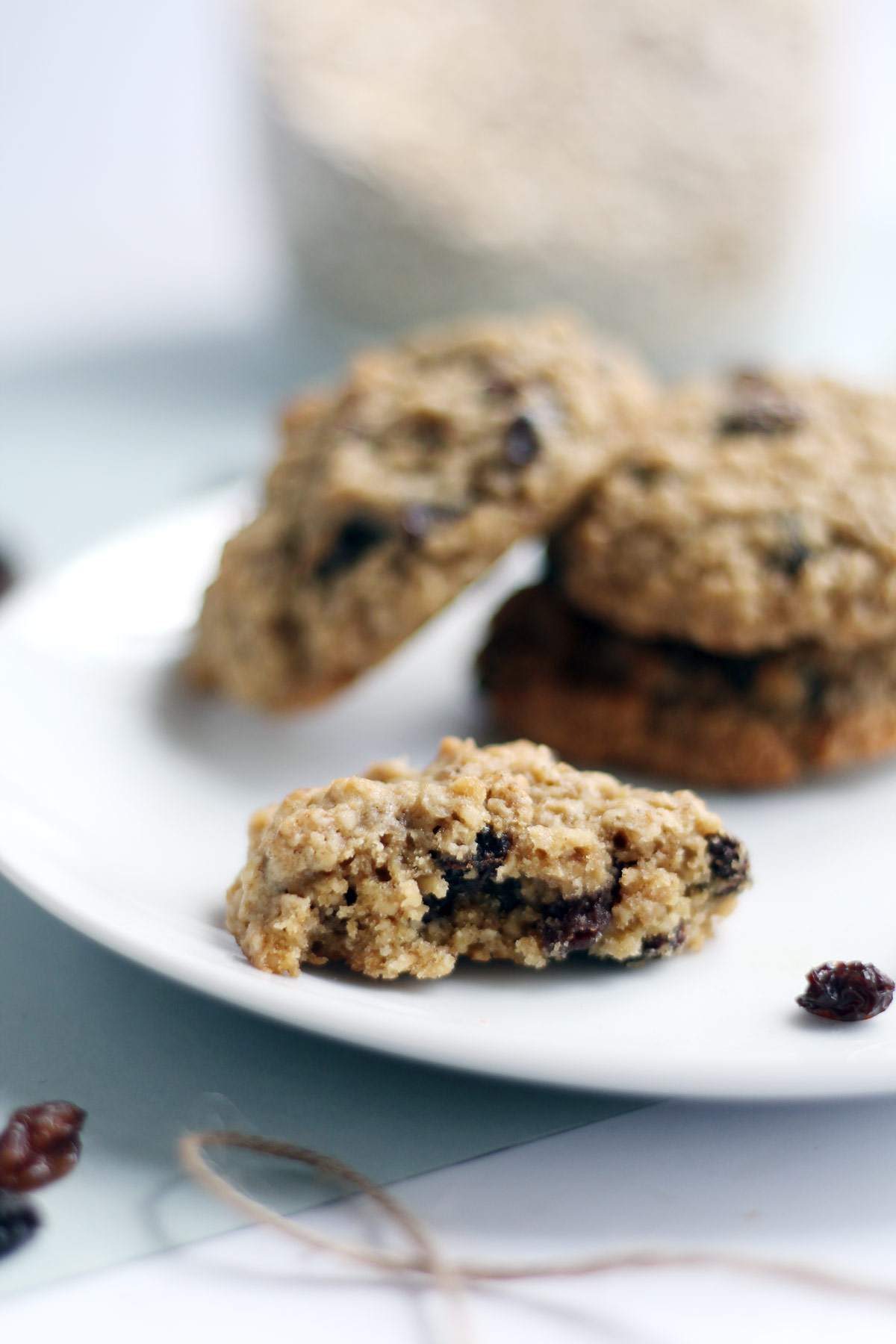 easy-oatmeal-raisin-cookie-recipe-traditional-cookies-food-blogger-4