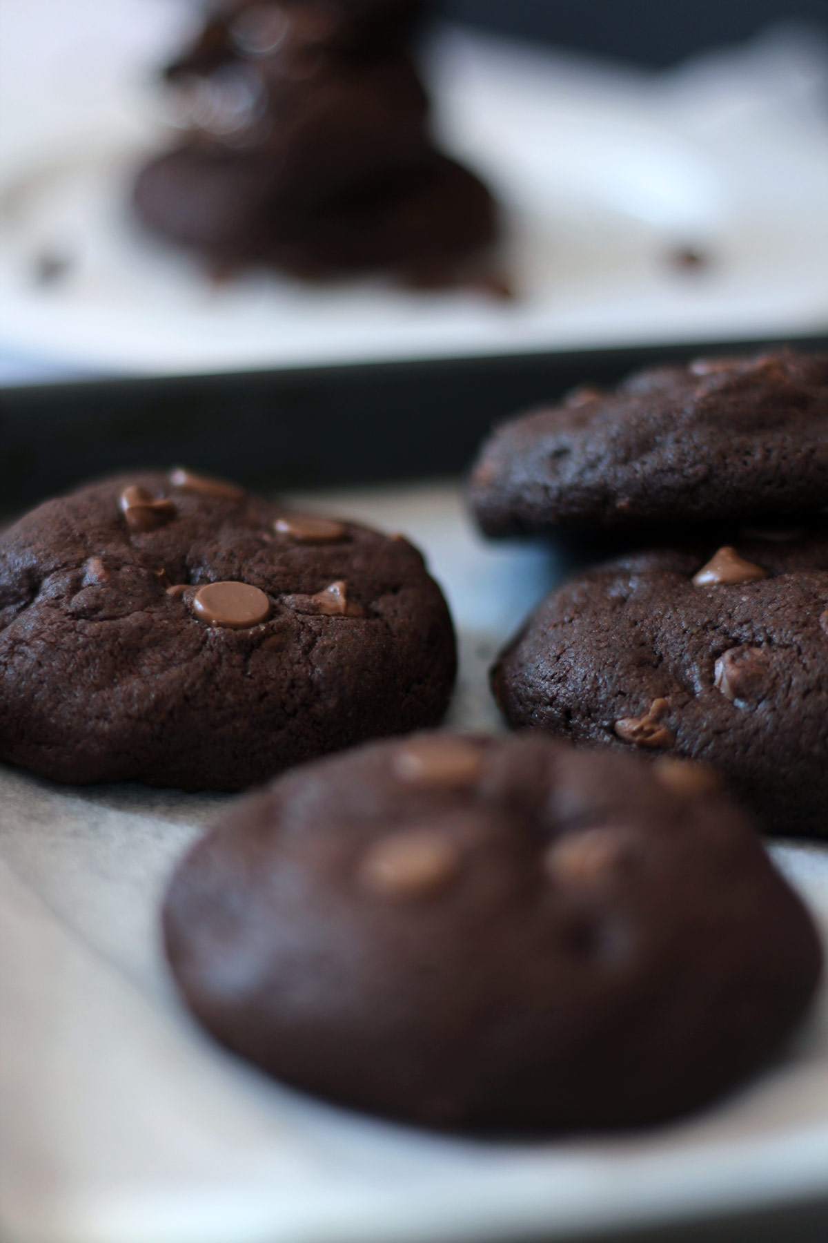 nutella-stuffed-double-chocolate-cookies-recipe-melt-in-the-middle-cookie