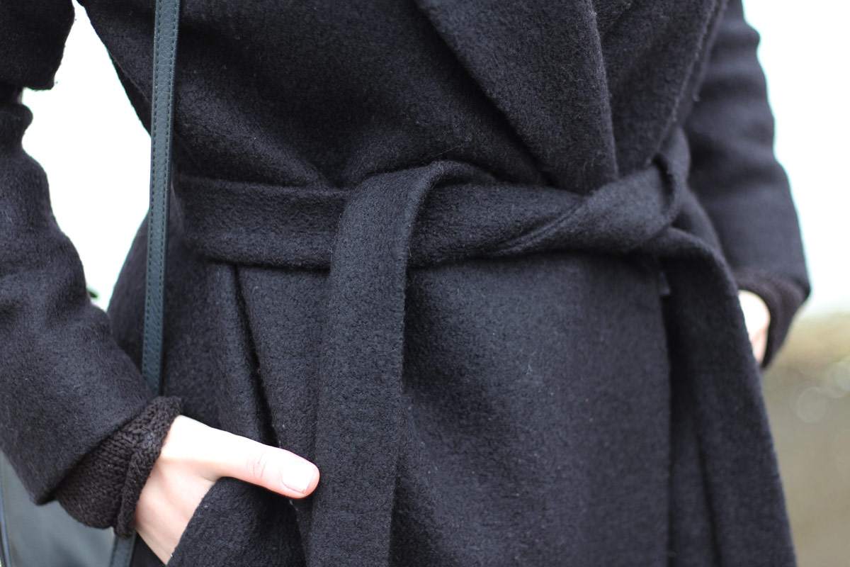 staple-all-black-look-gucci-loafers-cos-belted-coat-d&g-bag
