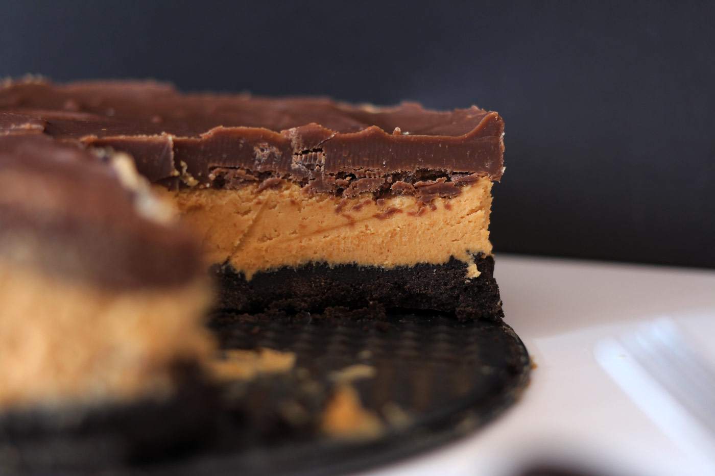 peanut-butter-oreo-chocolate-pie-cake-triple-layer-dessert-1