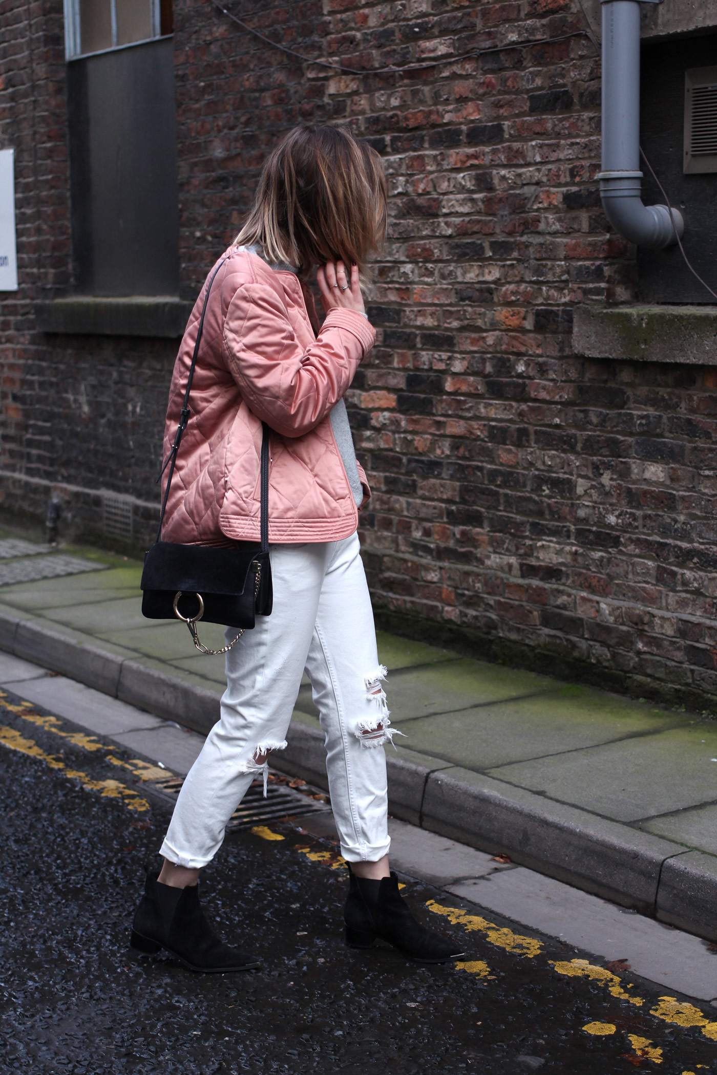 asos-pink-quilted-jacket-white-boyfriend-jeans-acne-jensen-3