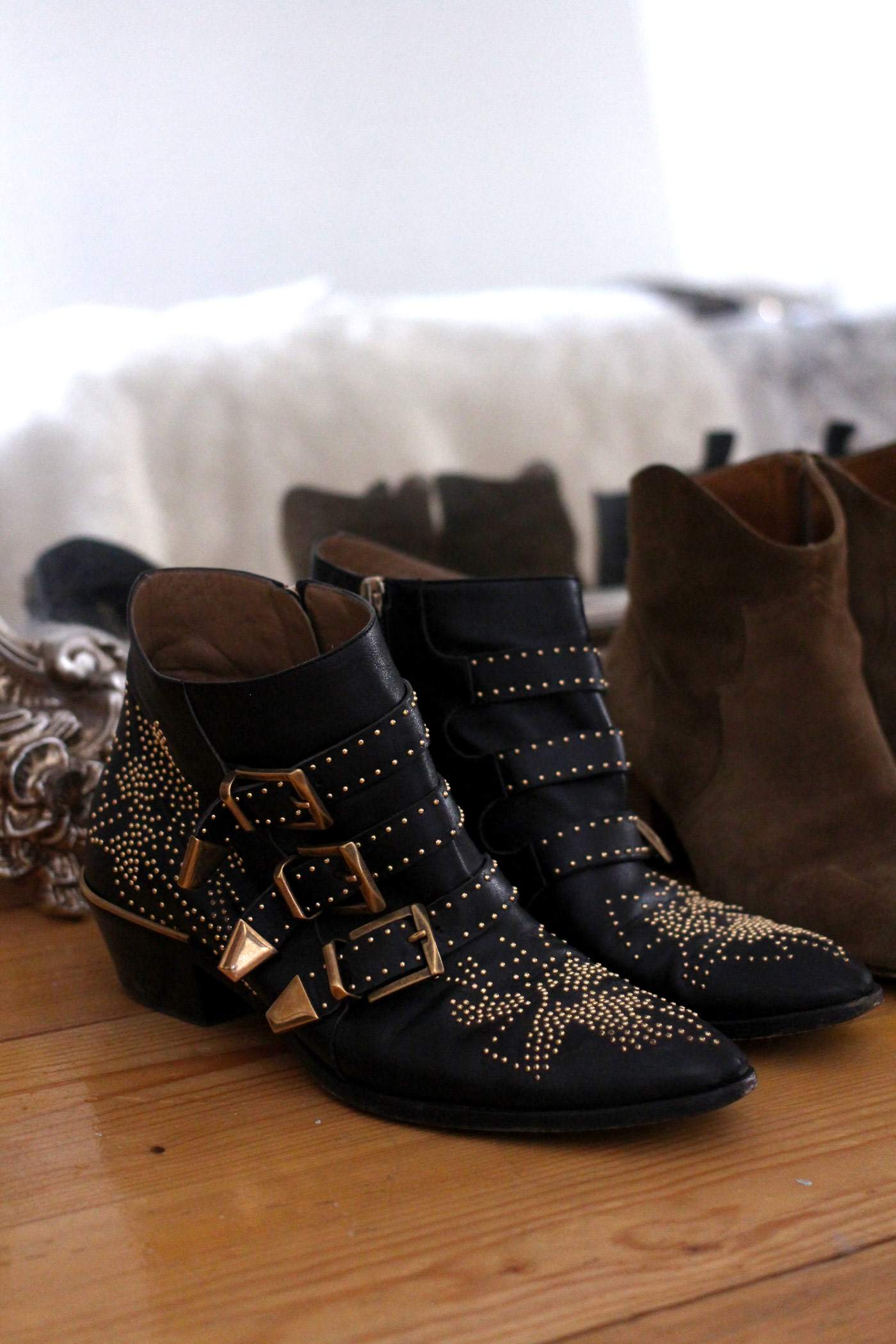 autumn-boots-chloe-susanna-studded-isabel-marant-dicker-acne-jensen-suede