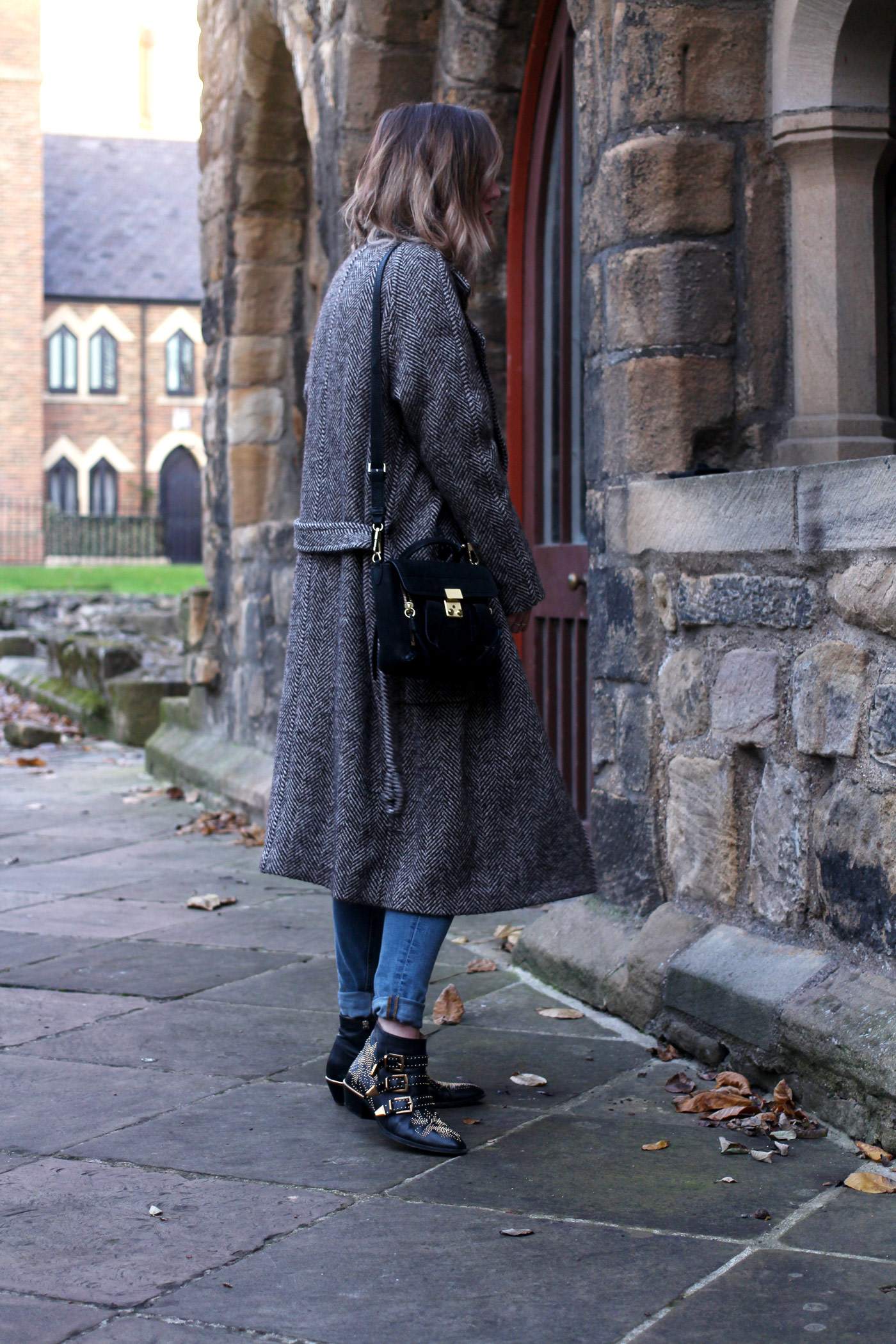 weekday-high-waist-jeans-chloe-susanna-boots-chloe-coat-6