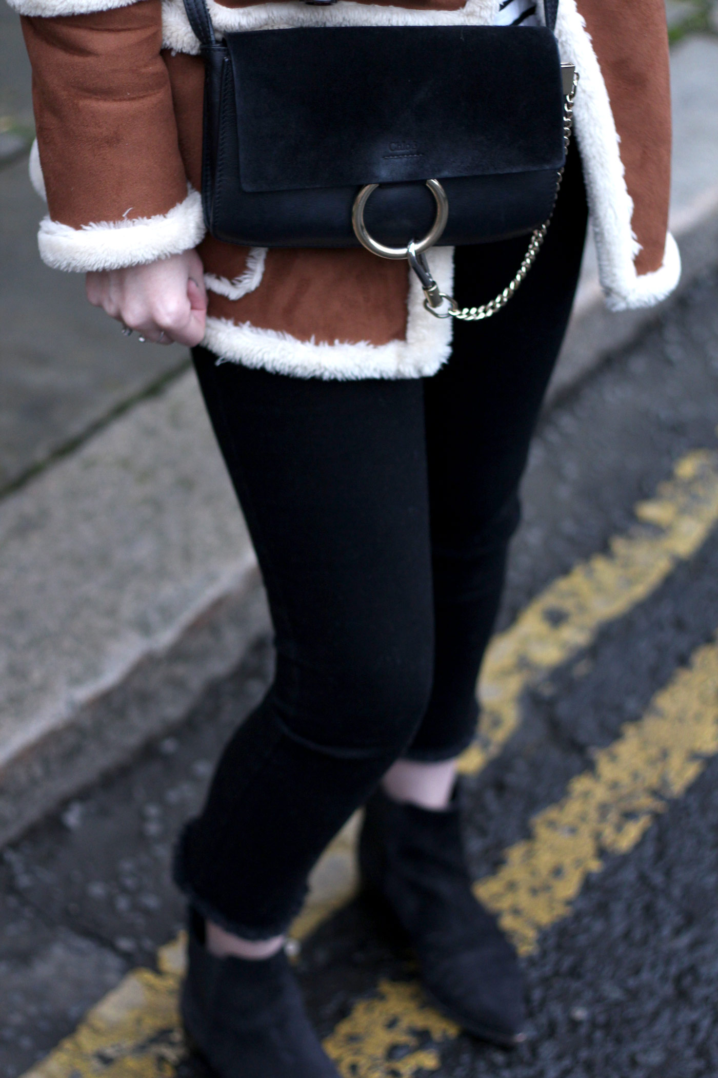 topshop-sheepskin-vintage-coat-chloe-faye-black-acne-jensen-suede8 topshop-sheepskin-vintage-coat-chloe-faye-black-acne-jensen-suede8