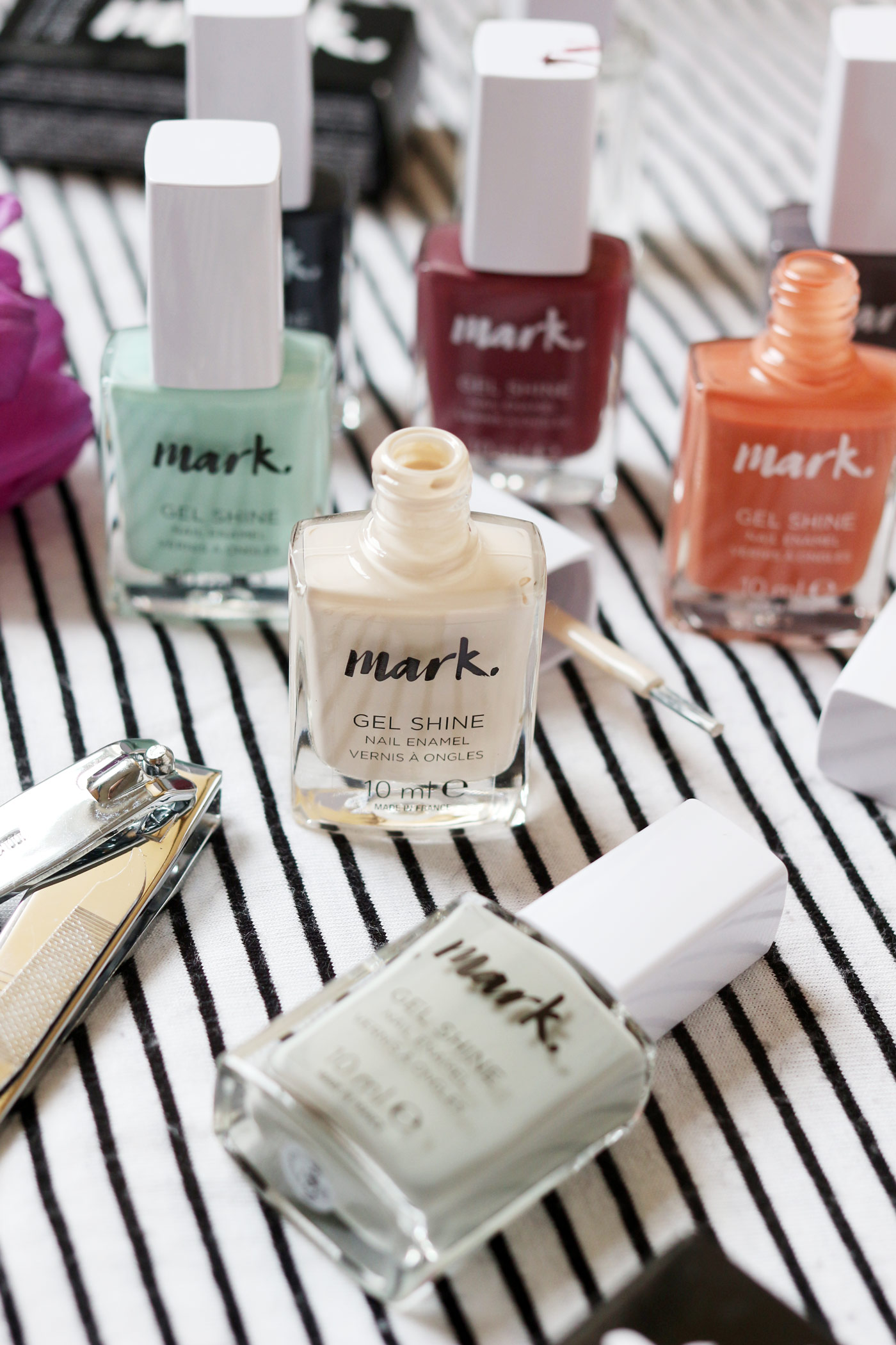 mark-nail-polish-avon-new-brand-nails-review-1