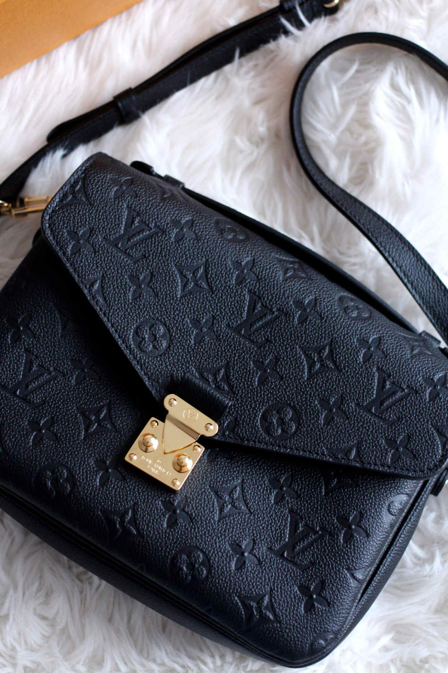 New In: Louis Vuitton Pochette Metis - The Lovecats Inc