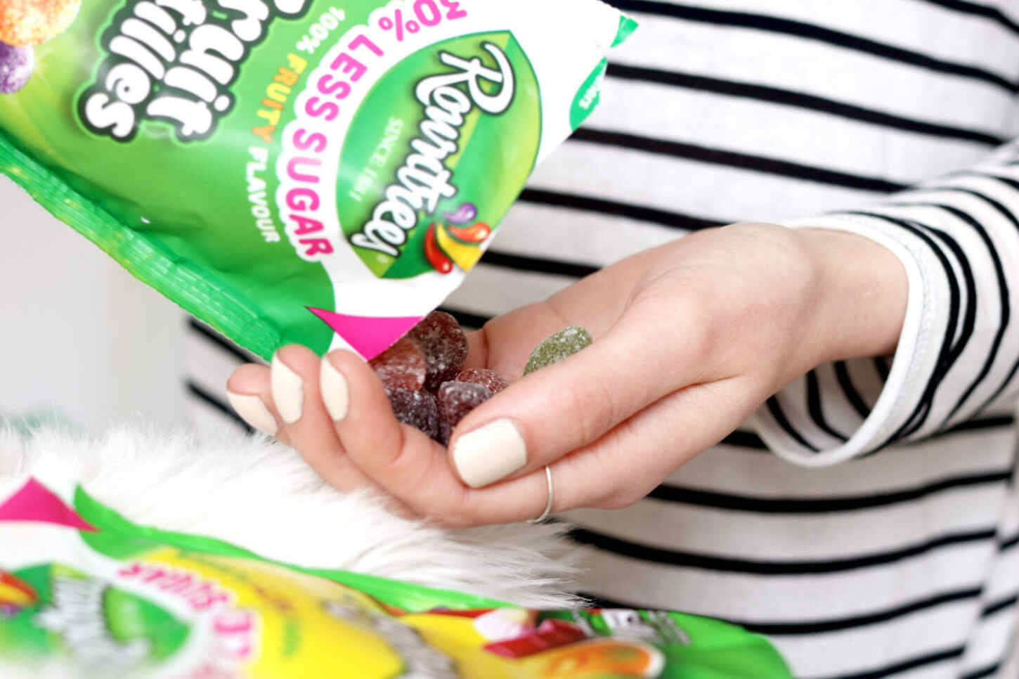 rowntrees-30-less-sugar-fruit-pastilles-randoms-review.-1jpg