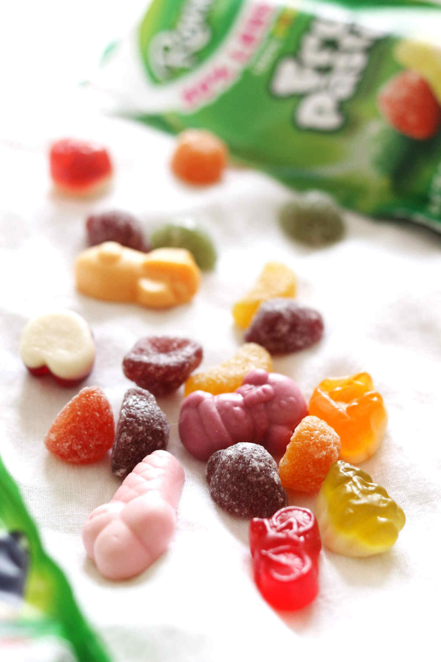 rowntrees-30-less-sugar-fruit-pastilles-randoms-review.-2