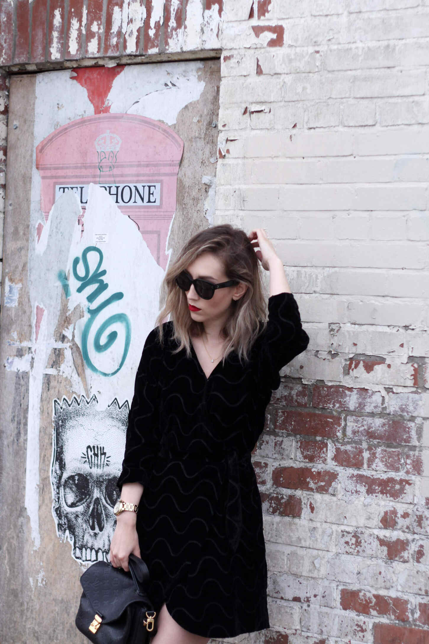 and-other-stories-velvet-wrap-dress-chloe-susanna-boots-louis-vuitton-pochette-metis-11 and-other-stories-velvet-wrap-dress-chloe-susanna-boots-louis-vuitton-pochette-metis-11