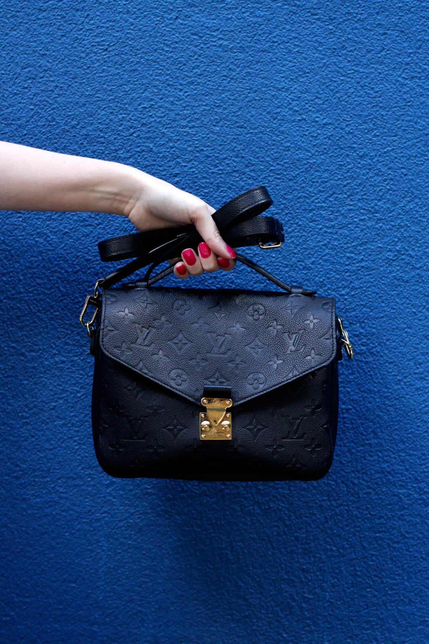closet-london-leather-skirt-grey-cardgain-louis-vuitton-pochette-metis-12 closet-london-leather-skirt-grey-cardgain-louis-vuitton-pochette-metis-12