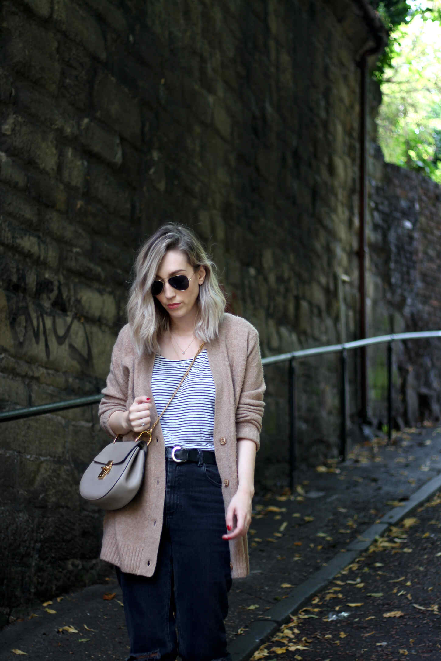 sunglasses-camel-cardigan-asos-ripped-boyfriend-jeans-1 sunglasses-camel-cardigan-asos-ripped-boyfriend-jeans-1