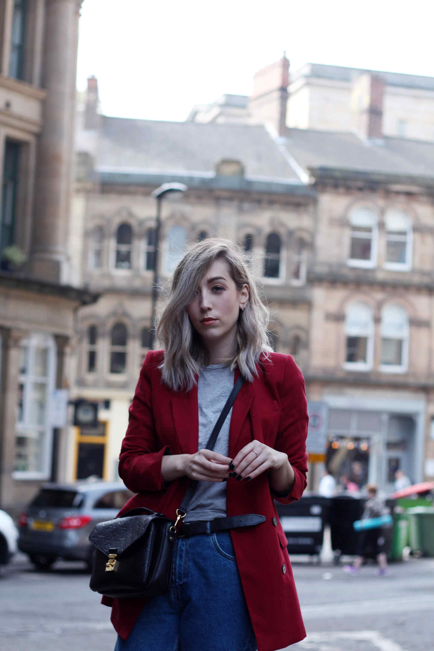 zara-red-blazer-mom-jeans-louis-mochette-metis-10 zara-red-blazer-mom-jeans-louis-mochette-metis-10