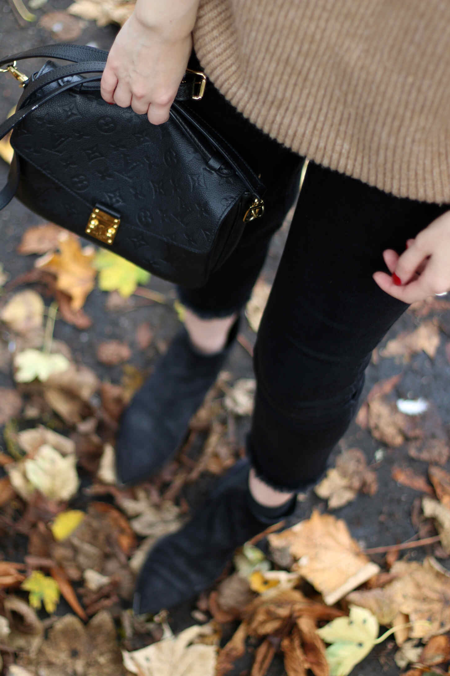 autumn-outfit-H&M-oversized-tan-jumper-checked-coat-15 autumn-outfit-H&M-oversized-tan-jumper-checked-coat-15