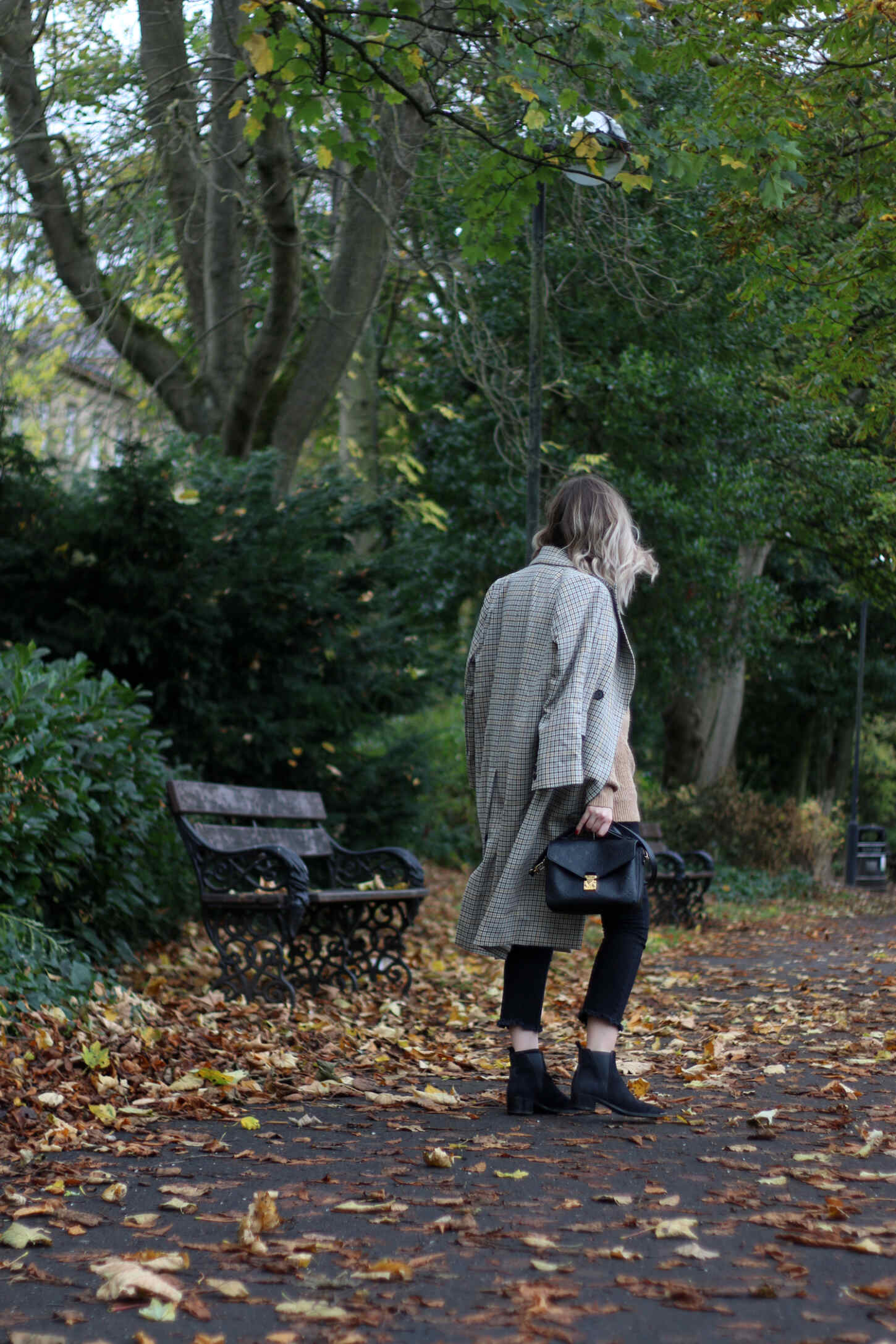 autumn-outfit-H&M-oversized-tan-jumper-checked-coat-2 autumn-outfit-H&M-oversized-tan-jumper-checked-coat-2