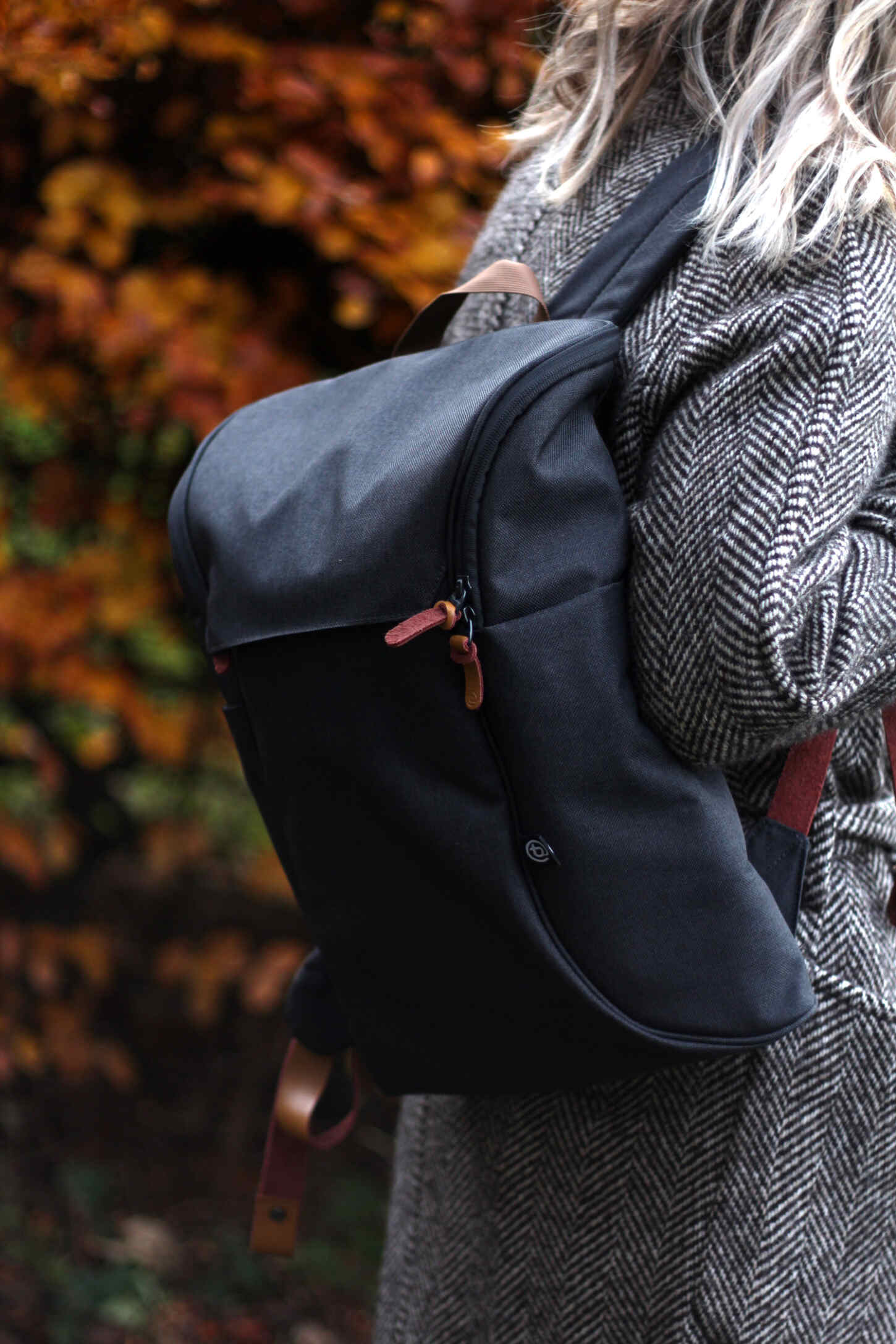 booq-grey-backpack-autumn-outfit-chloe-coat-acne-jensen-13