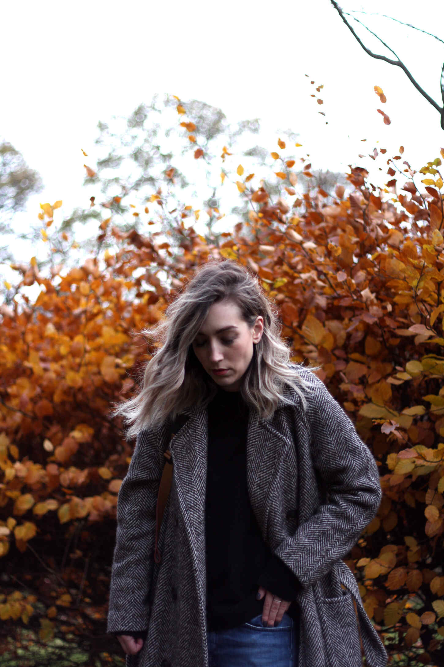 booq-grey-backpack-autumn-outfit-chloe-coat-acne-jensen-6