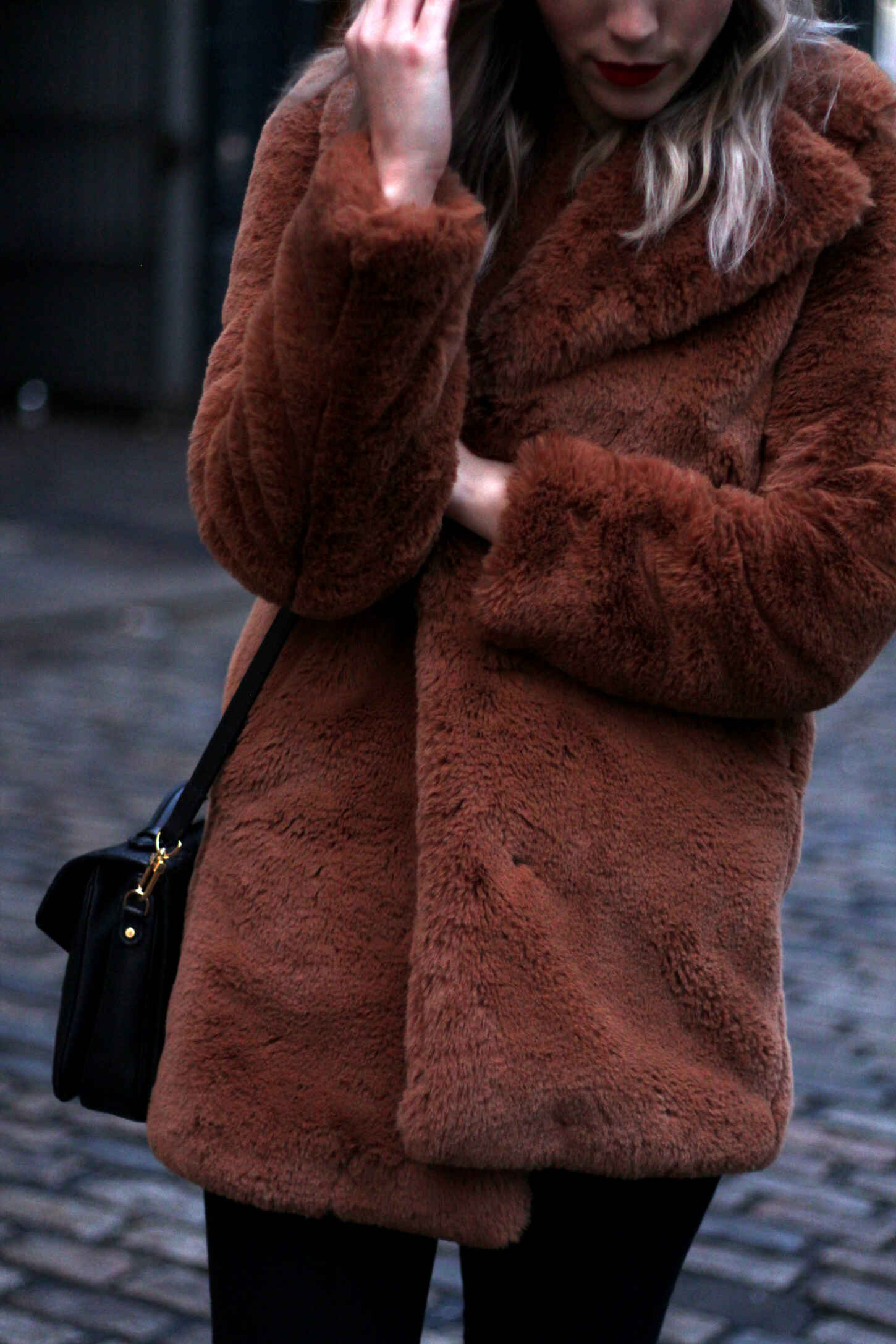 zara-toffee-faux-fur-textured-collar-coat-vintage-brown-fur-coat.-17 zara-toffee-faux-fur-textured-collar-coat-vintage-brown-fur-coat.-17