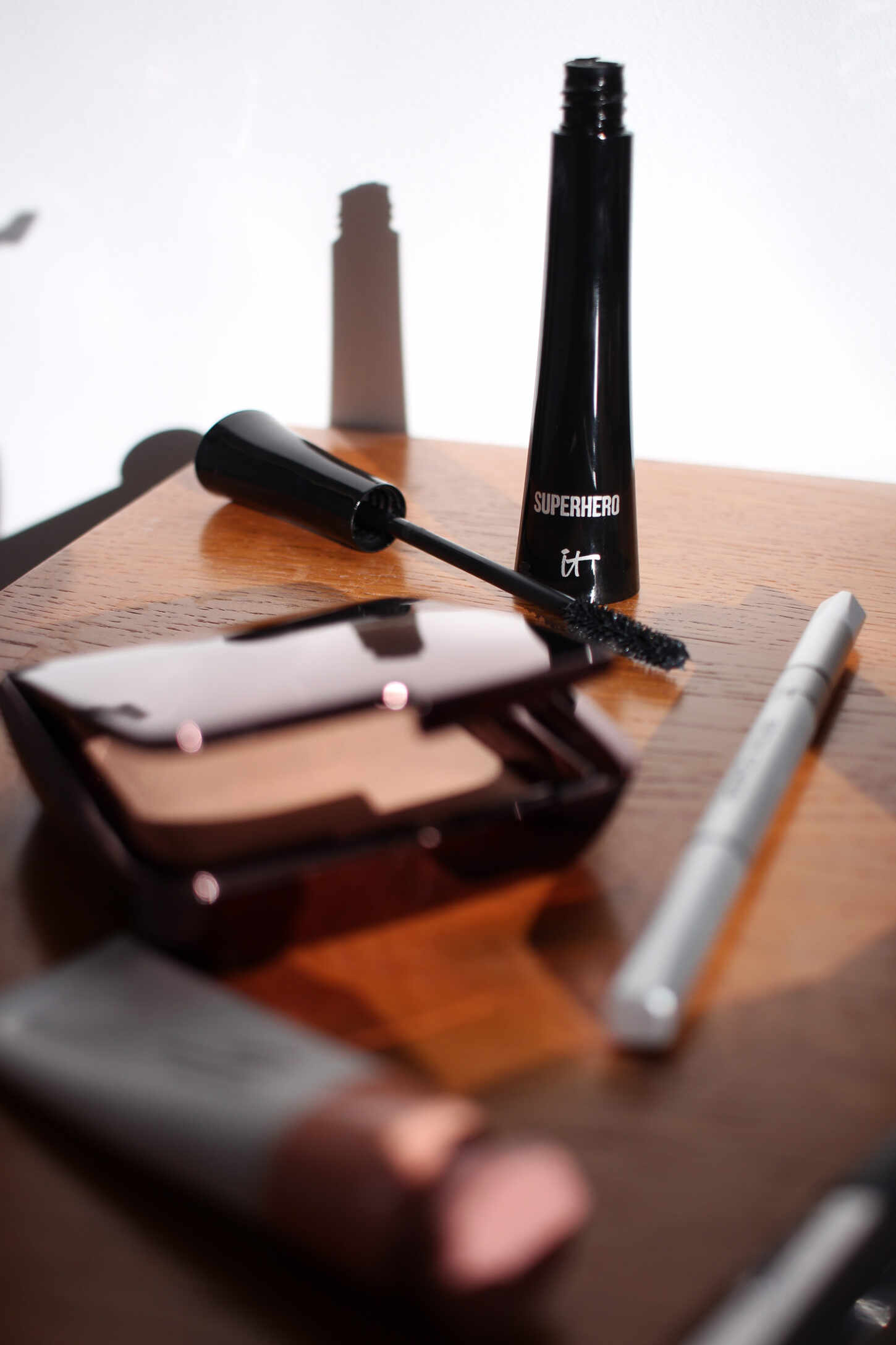 a-five-product-face-including-it-cosmetics-and-hourglass-5 a-five-product-face-including-it-cosmetics-and-hourglass-5