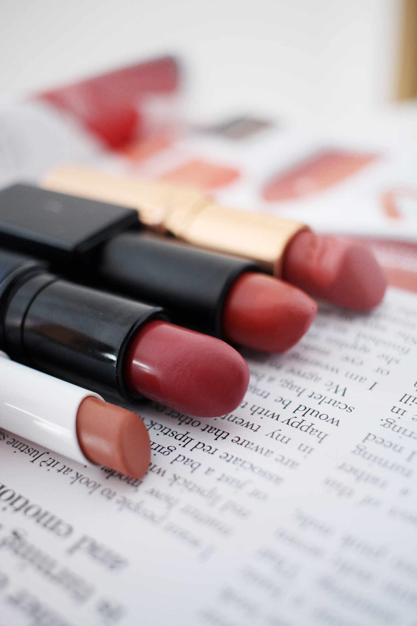 four-peach-pink-rose-lipsticks-to-try-now-4 four-peach-pink-rose-lipsticks-to-try-now-4