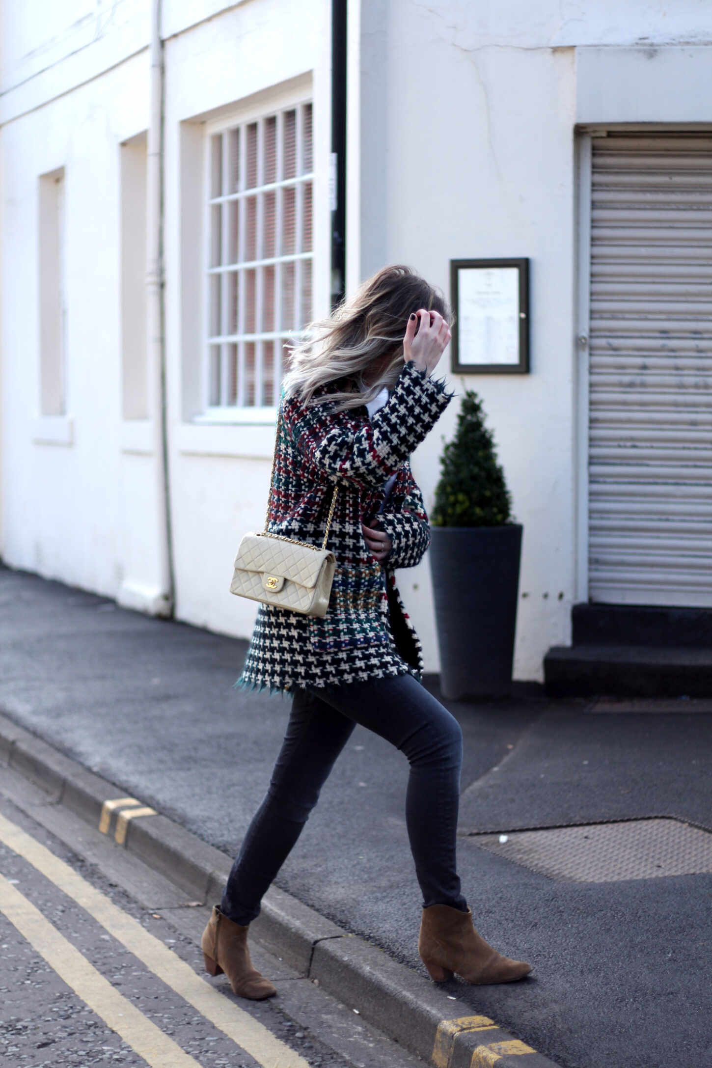 isabel-marant-diana-coat-vintage-cream-chanel-bag-4 isabel-marant-diana-coat-vintage-cream-chanel-bag-4