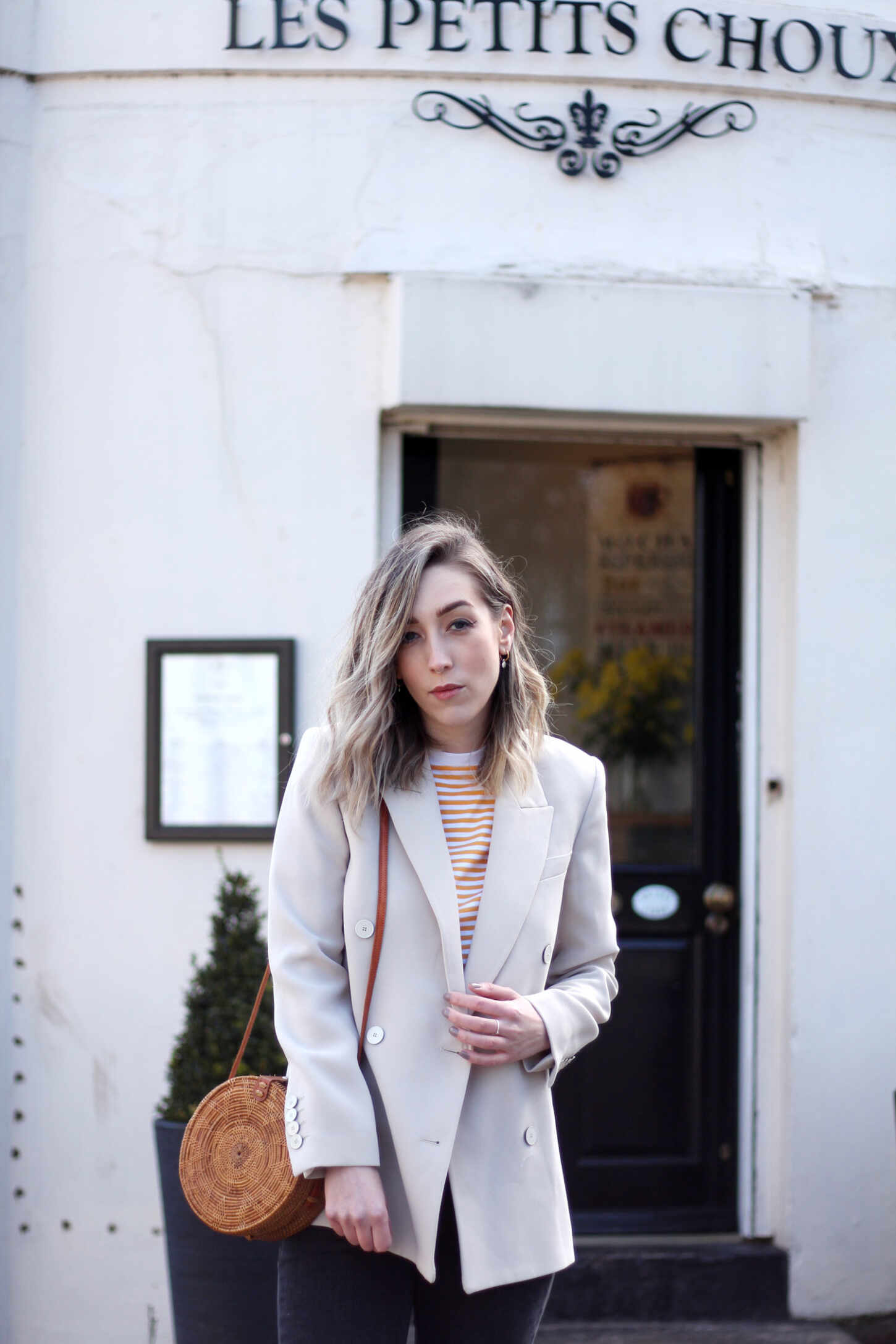 mango-beige-blazer-yellow-stripe-tshirt-gucci-loafers-basket-bag-10 mango-beige-blazer-yellow-stripe-tshirt-gucci-loafers-basket-bag-10