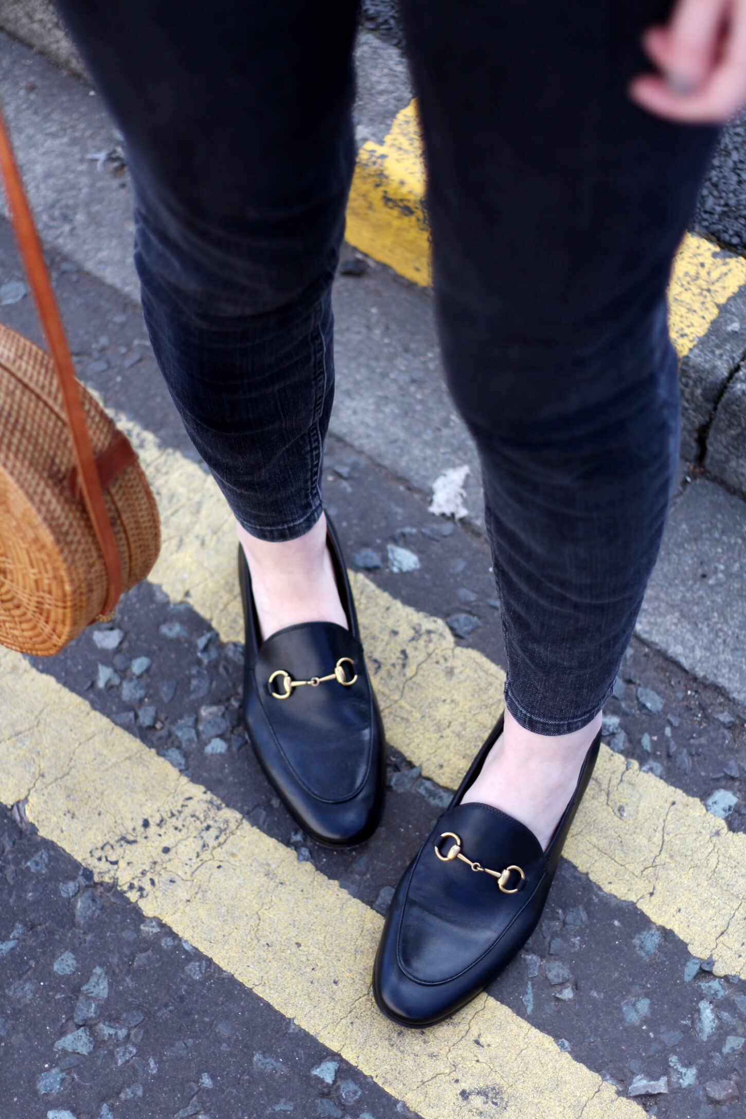 mango-beige-blazer-yellow-stripe-tshirt-gucci-loafers-basket-bag-22 mango-beige-blazer-yellow-stripe-tshirt-gucci-loafers-basket-bag-22