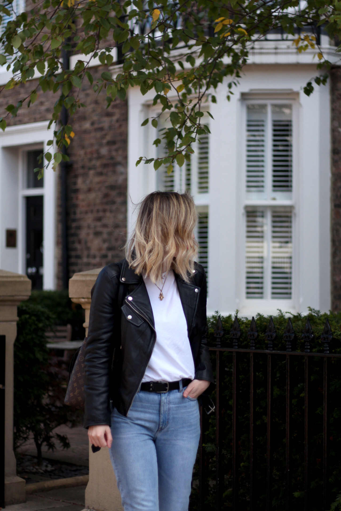 and-other-stories-extra-high-waist-jeans-louis-vuitton-neo-noe-bag-16 and-other-stories-extra-high-waist-jeans-louis-vuitton-neo-noe-bag-16