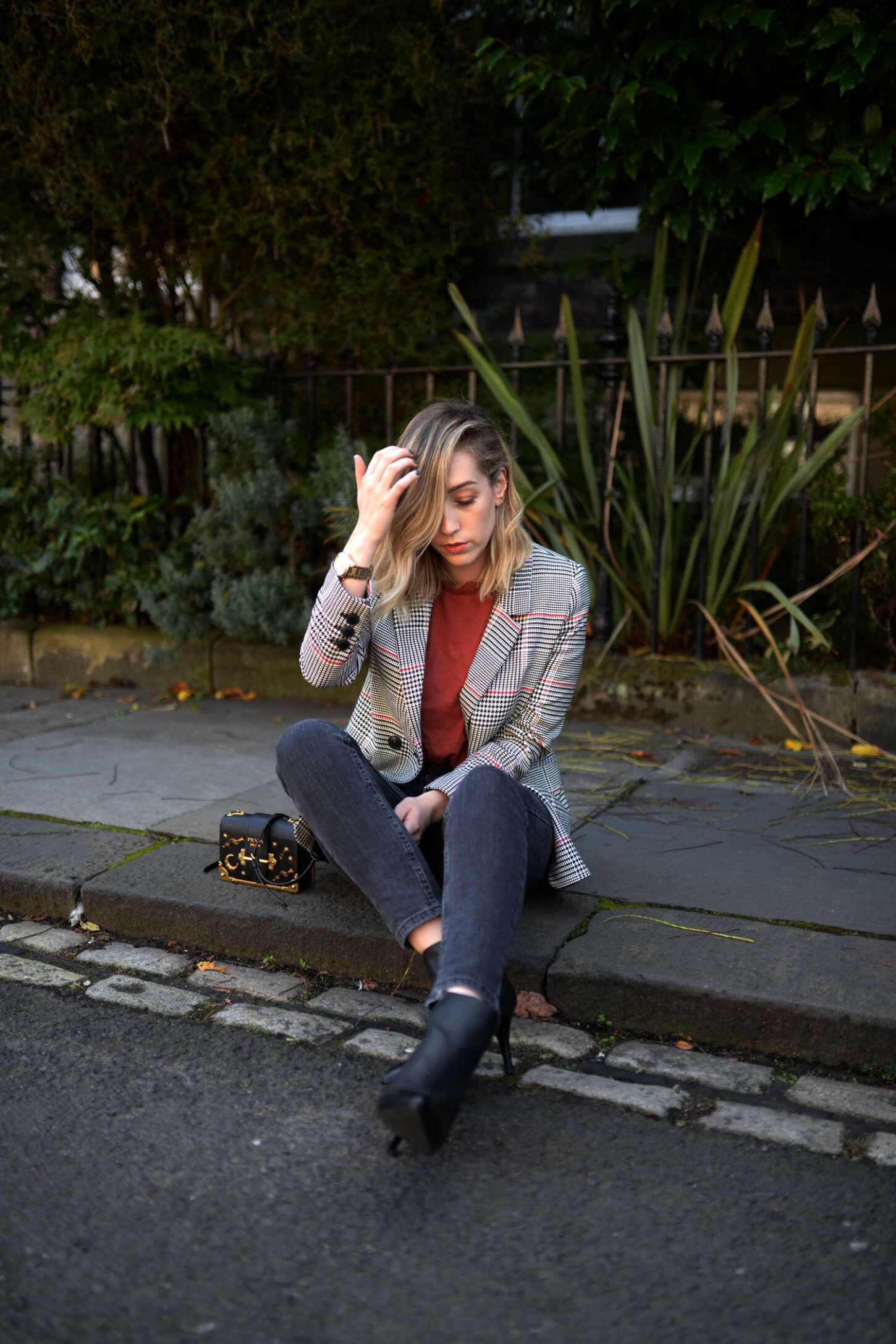 anine-bing-madeleine-blazer-red-prada-cahier-astrology-bag-15 anine-bing-madeleine-blazer-red-prada-cahier-astrology-bag-15