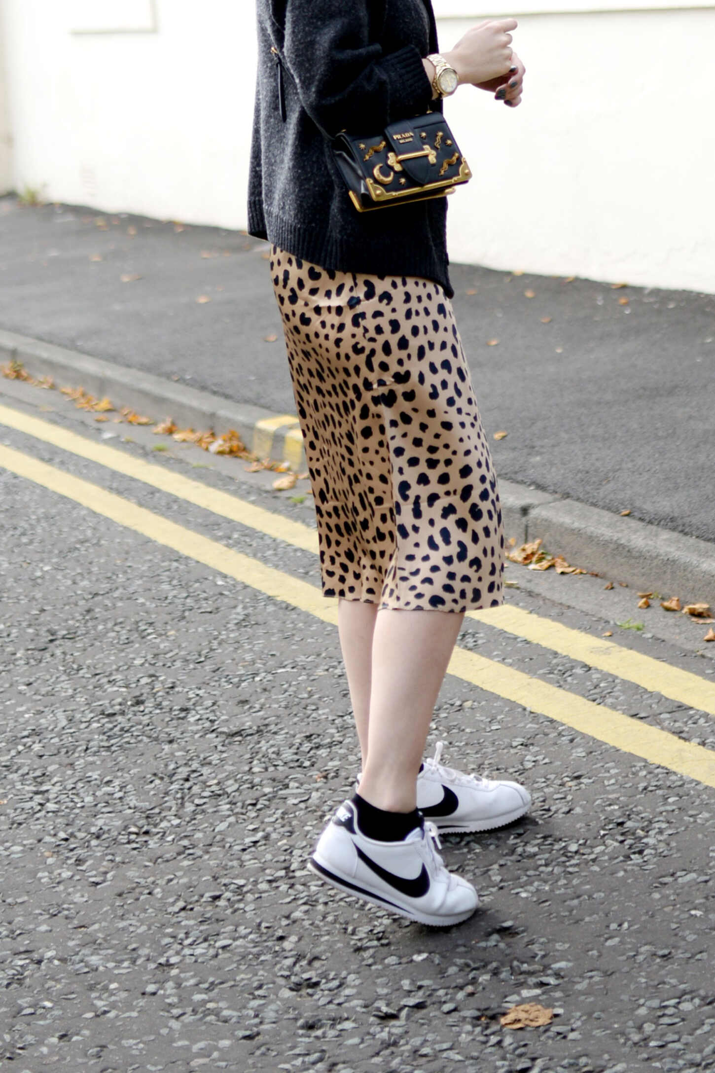 realisation-par-naomi-wild-thing-leopard-silk-skirt-prada-cahier-astrology-bag-6 realisation-par-naomi-wild-thing-leopard-silk-skirt-prada-cahier-astrology-bag-6