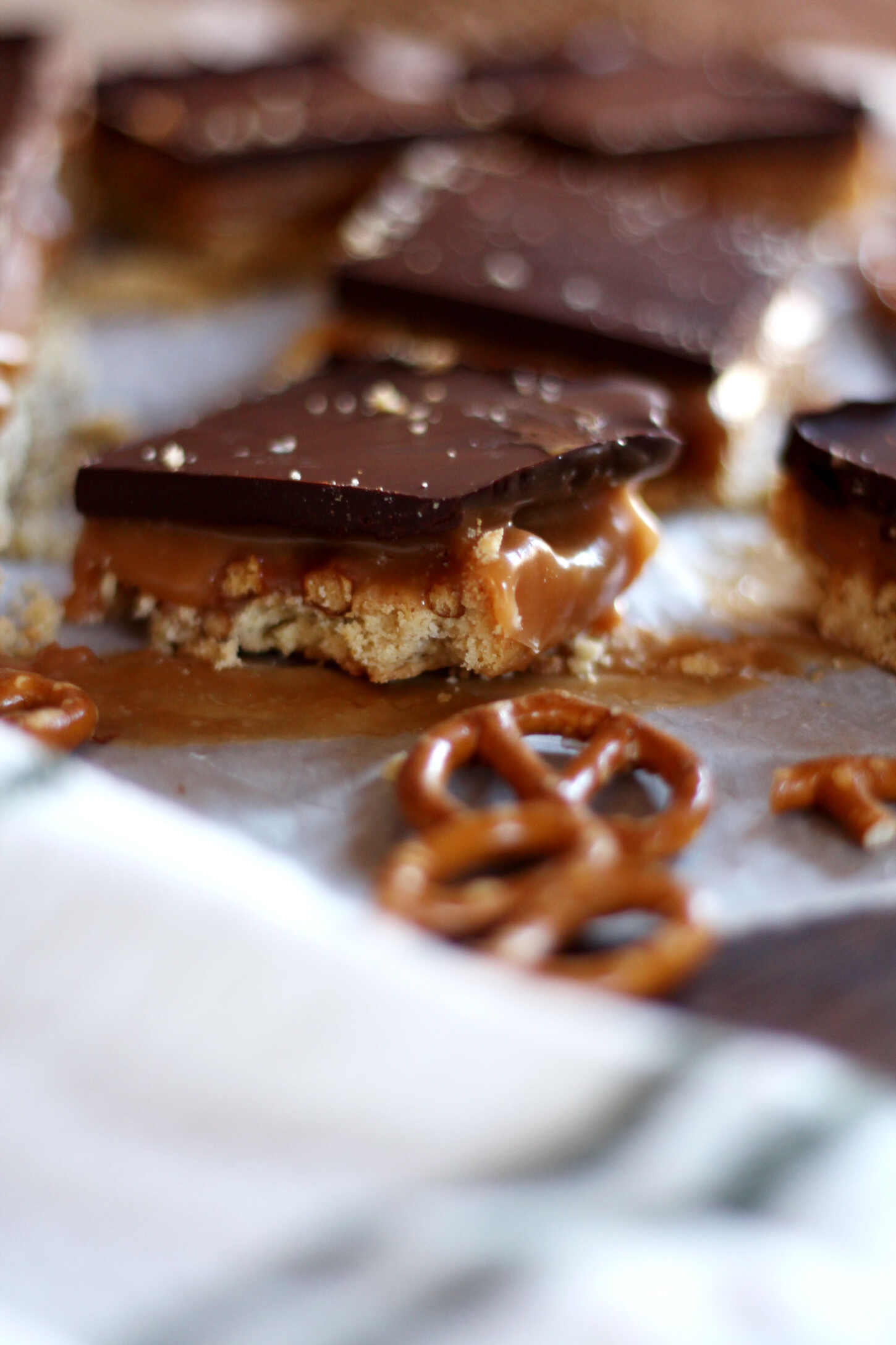 salted-caramel-pretzel-layer-bars-chocolate-recipe-6 salted-caramel-pretzel-layer-bars-chocolate-recipe-6
