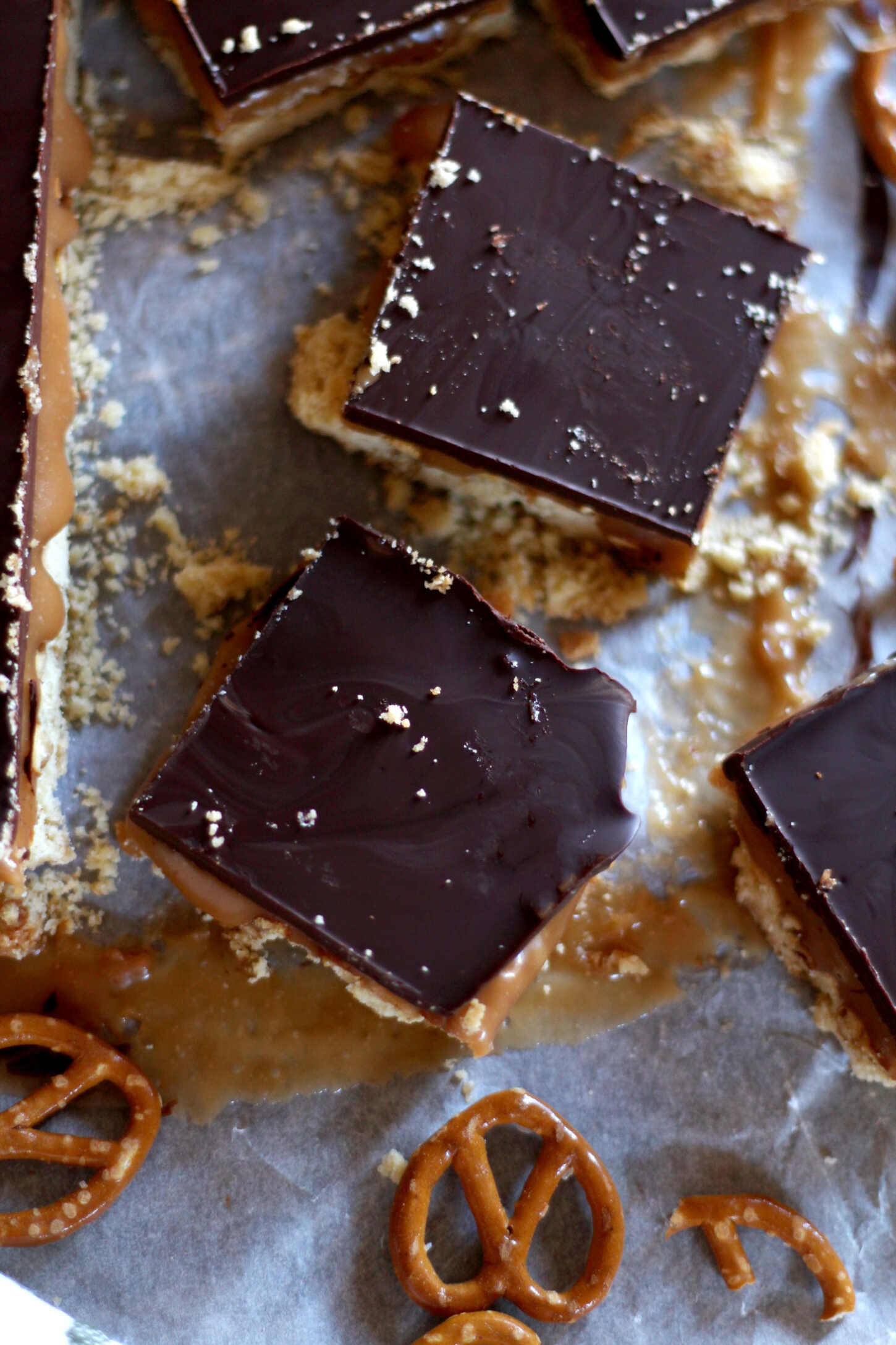 salted-caramel-pretzel-layer-bars-chocolate-recipe-7 salted-caramel-pretzel-layer-bars-chocolate-recipe-7