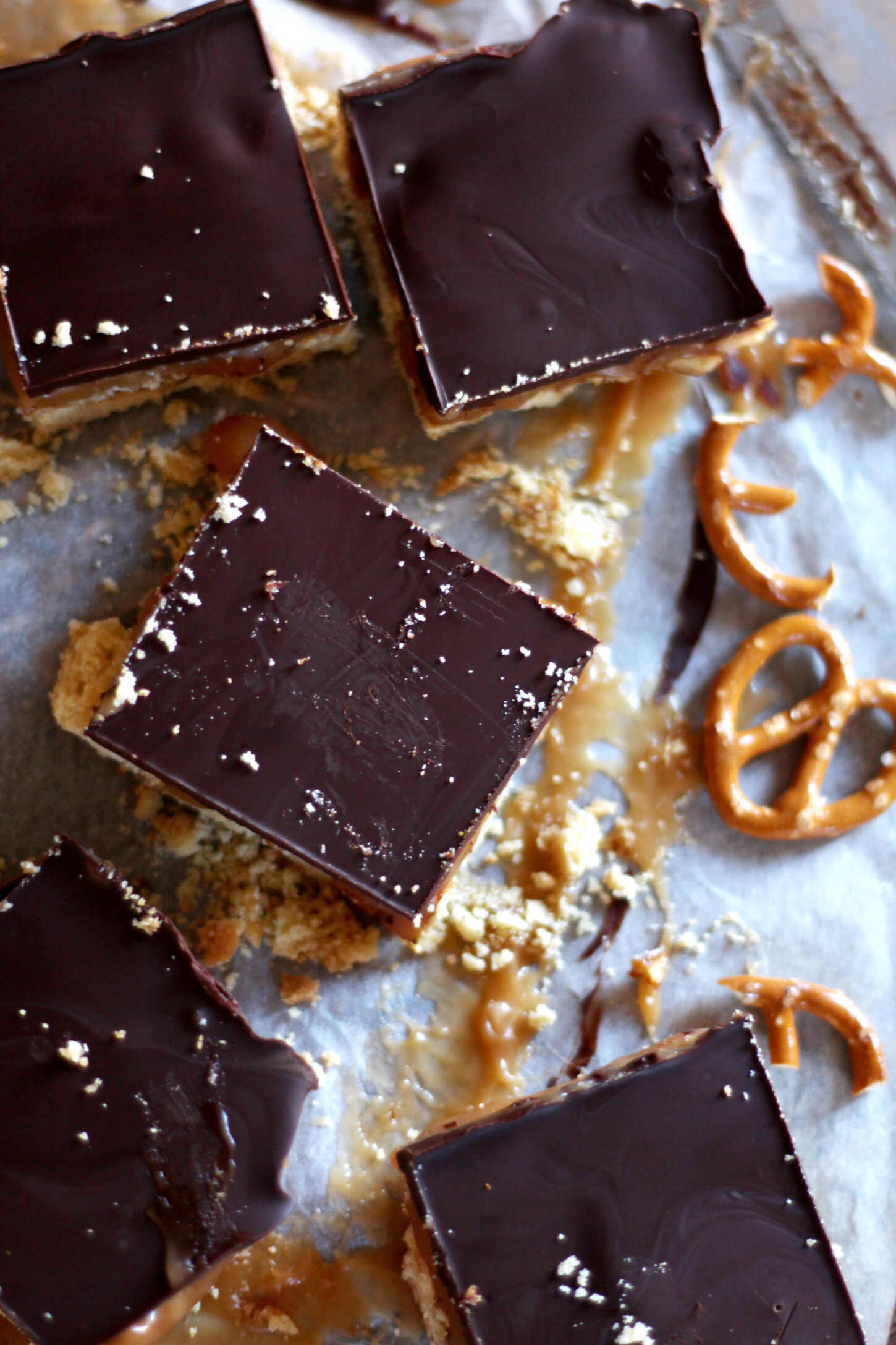 salted-caramel-pretzel-layer-bars-chocolate-recipe-8 salted-caramel-pretzel-layer-bars-chocolate-recipe-8