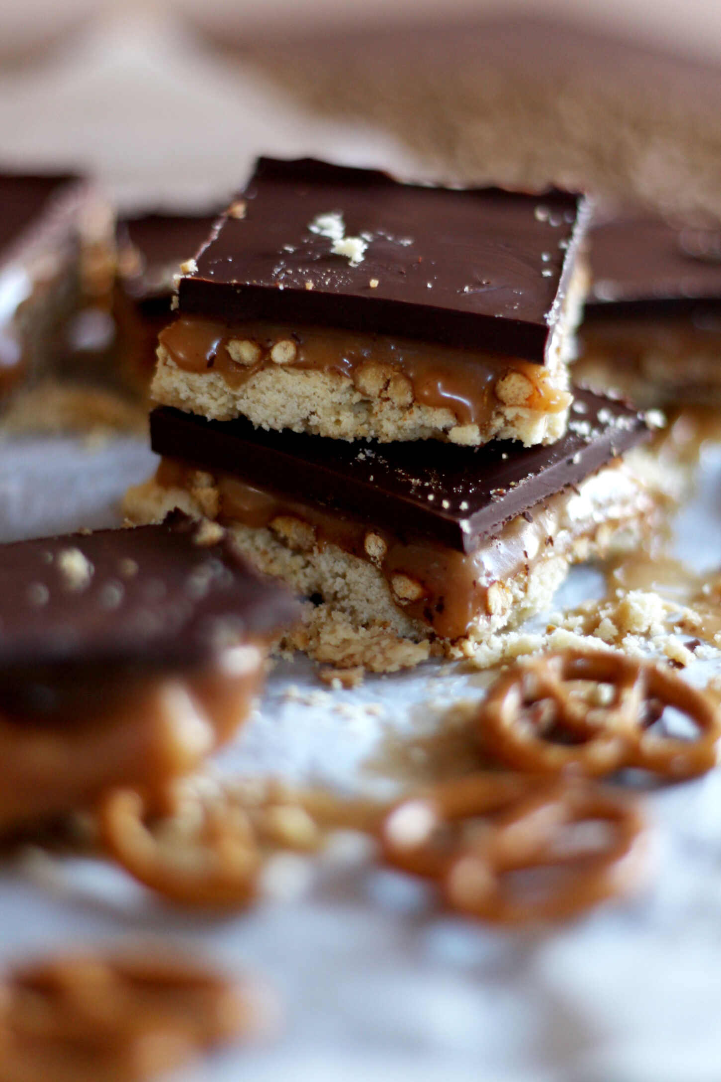salted-caramel-pretzel-layer-bars-chocolate-recipe-9 salted-caramel-pretzel-layer-bars-chocolate-recipe-9