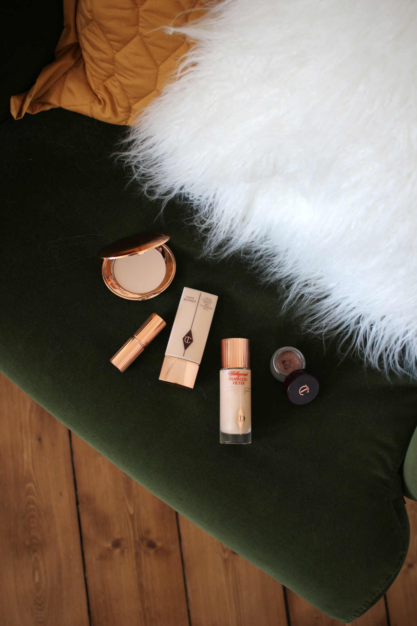 charlotte-tilbury-flawless-filter-light-wonder-powder-bond-girl charlotte-tilbury-flawless-filter-light-wonder-powder-bond-girl