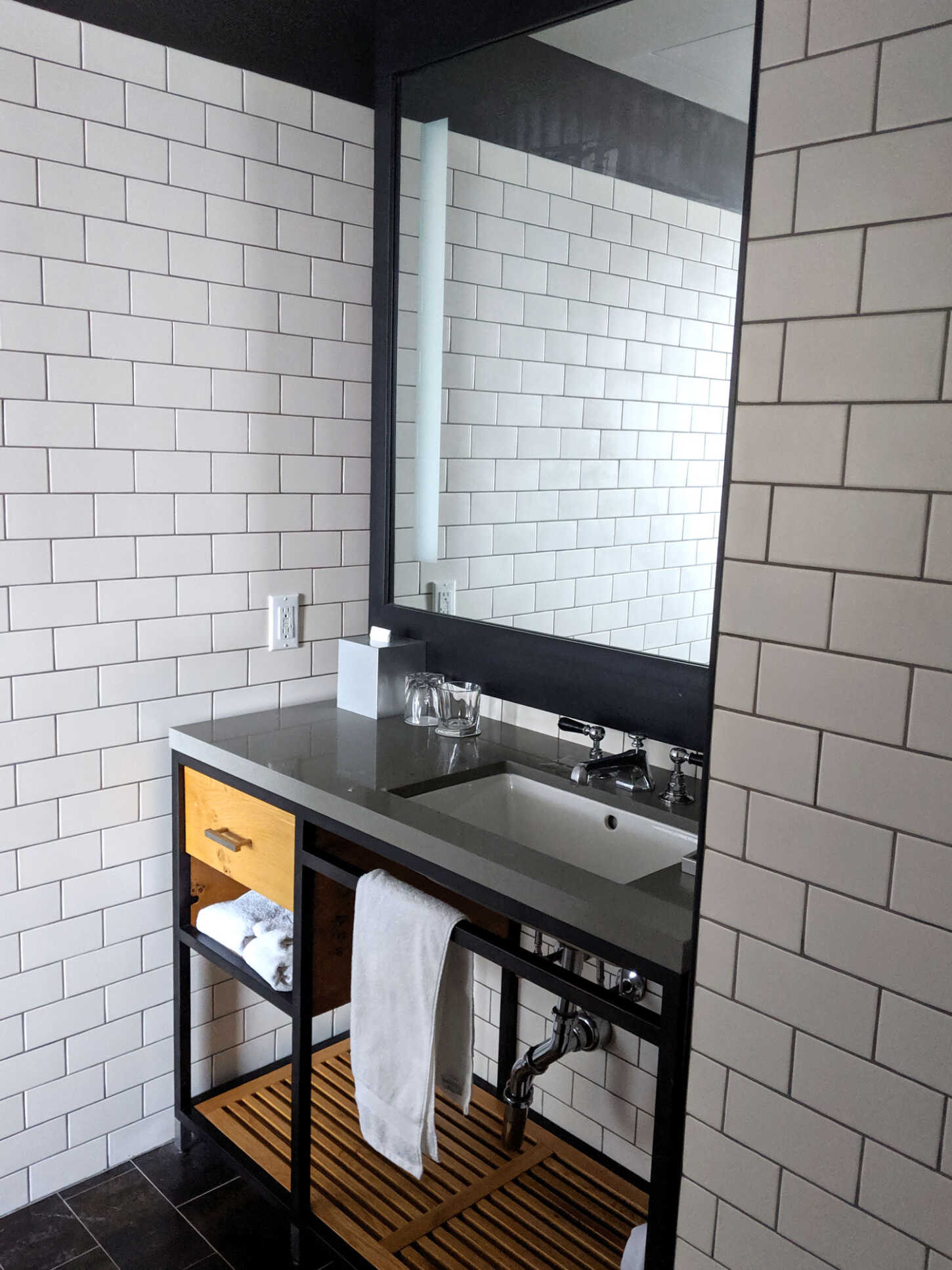 Hotel-50-Bowery-New-York-Manhattan-Review-Room-Travel-Blogger-4 Hotel-50-Bowery-New-York-Manhattan-Review-Room-Travel-Blogger-4