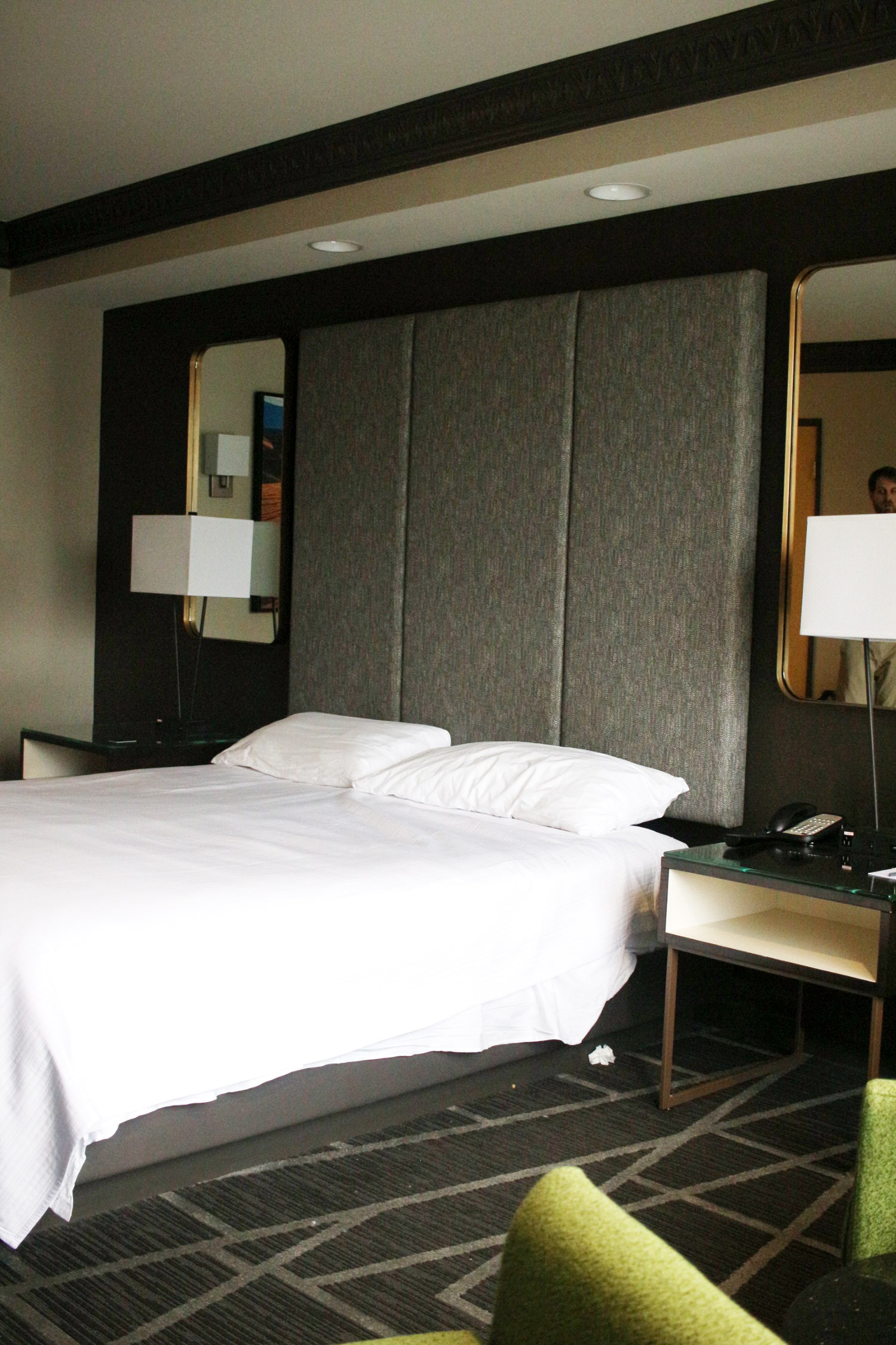 las-vegas-the-luxor-hotel-review-king-room-2 las-vegas-the-luxor-hotel-review-king-room-2