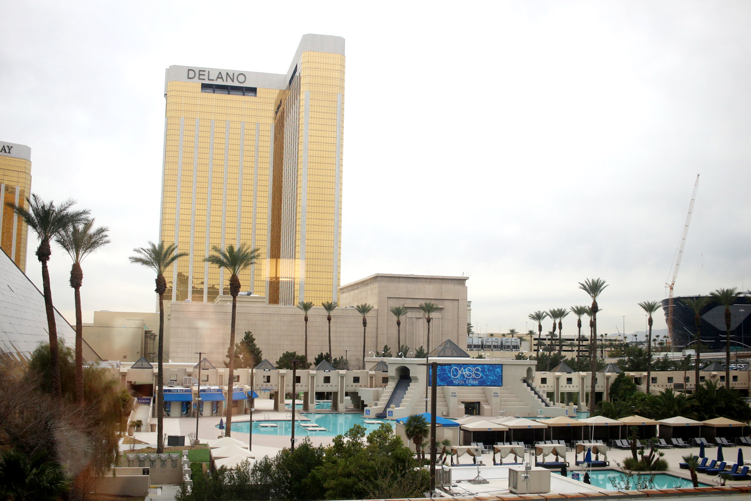 las-vegas-the-luxor-hotel-review-king-room-3 las-vegas-the-luxor-hotel-review-king-room-3