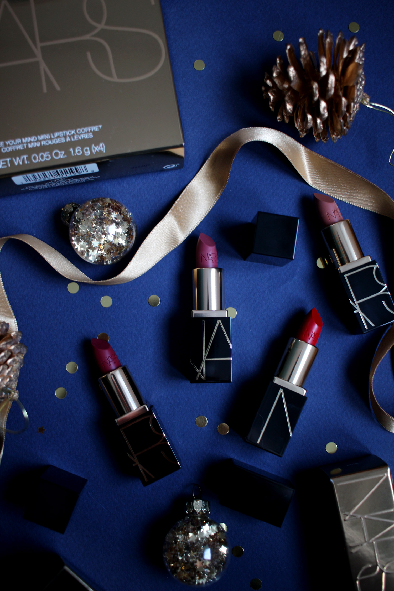 christmas-2020-beauty-gift-guide-NARS-gift-sets-gold-free-your-mind-lipstick-coffret