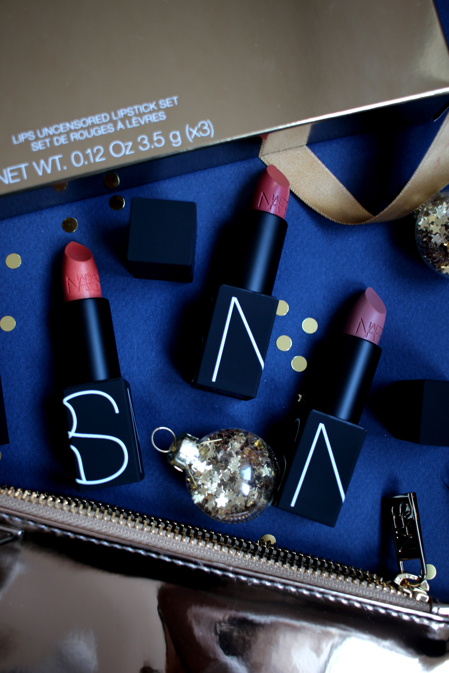 christmas-2020-beauty-gift-guide-NARS-gift-sets-gold-lips-uncensored-set-1