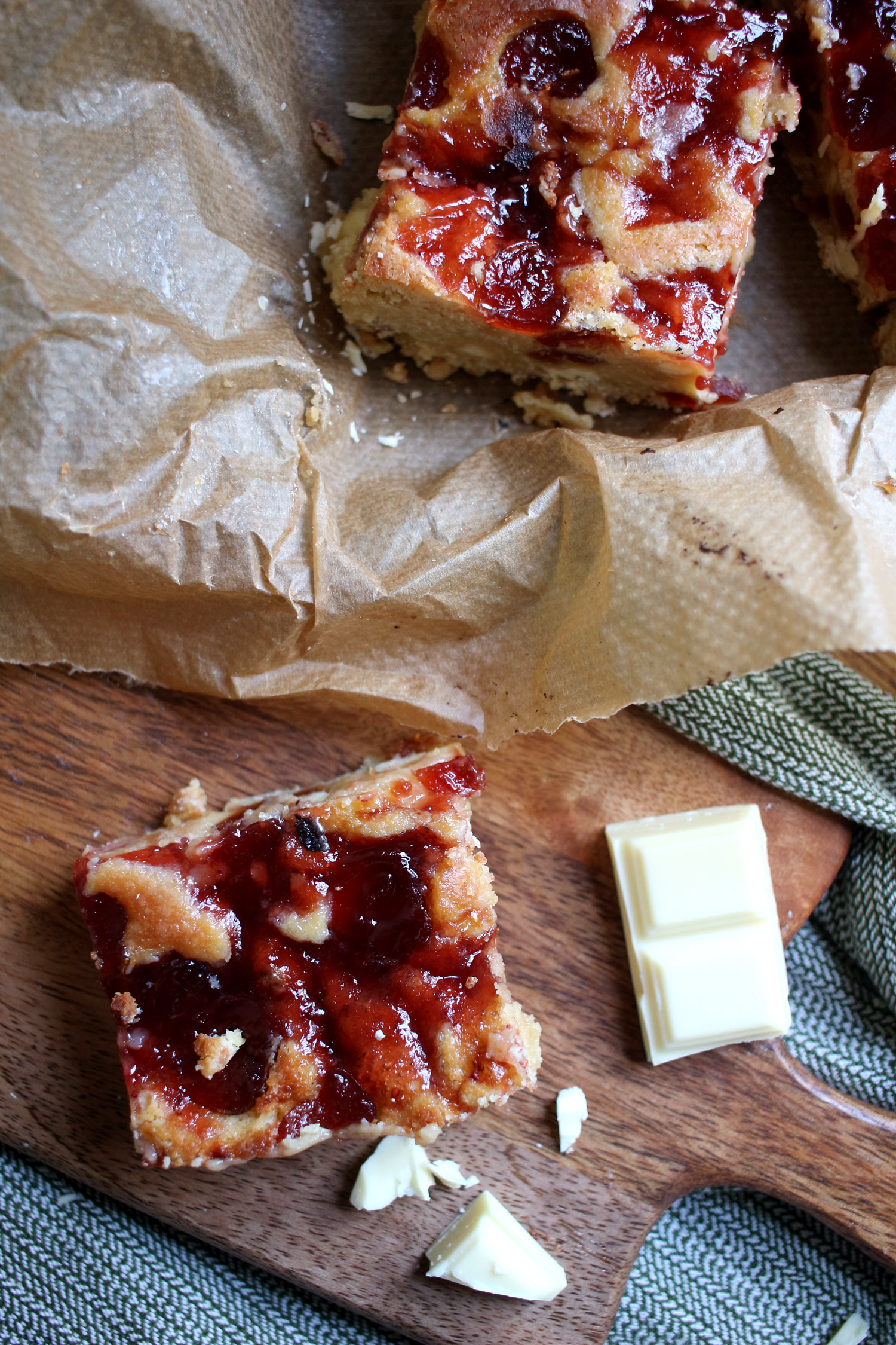 cherry-bakewell-blondies-recipe-easy-baking-white-chocolate-2