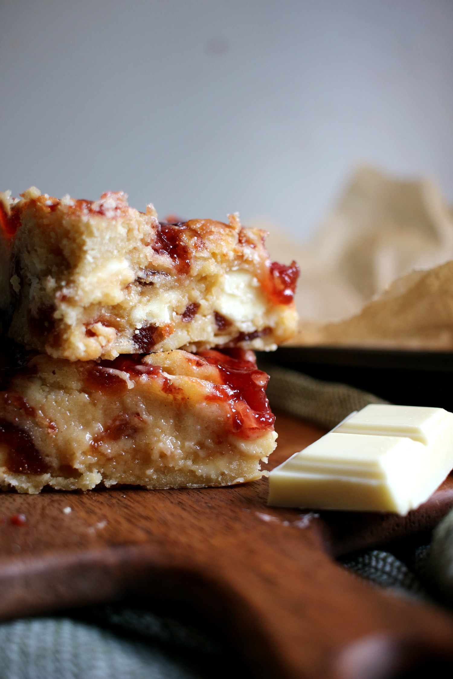 cherry-bakewell-blondies-recipe-easy-baking-white-chocolate-3