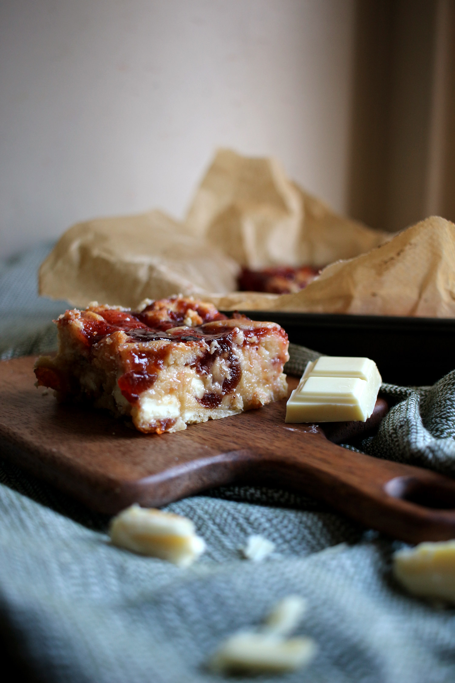 cherry-bakewell-blondies-recipe-easy-baking-white-chocolate-7