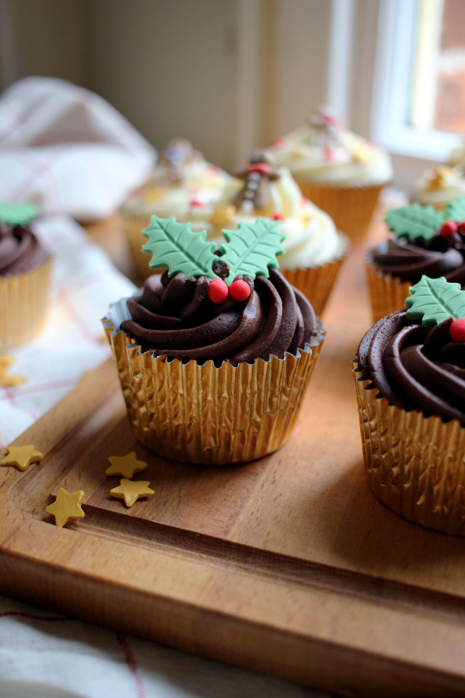 christmas-cupcake-decoration-ideas-holly-berry-gingerbread-men-easy-13 christmas-cupcake-decoration-ideas-holly-berry-gingerbread-men-easy-13
