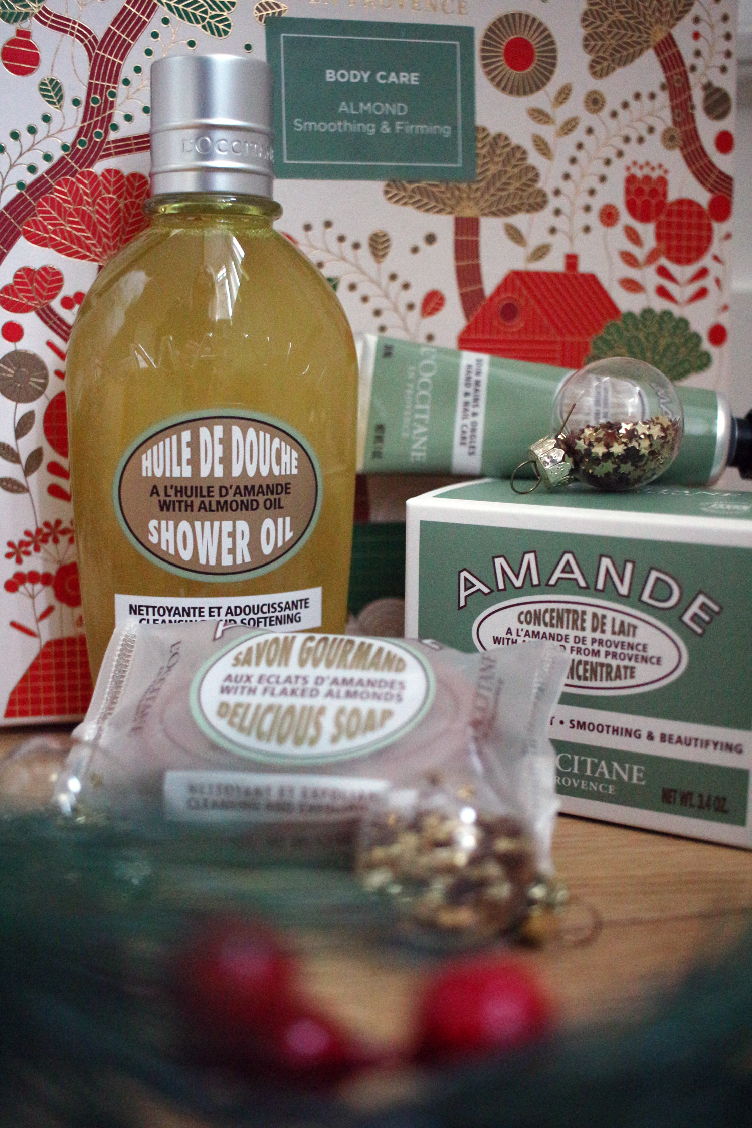 loccitane-almond-body-care-collection-christmas-gift-review-2 loccitane-almond-body-care-collection-christmas-gift-review-2